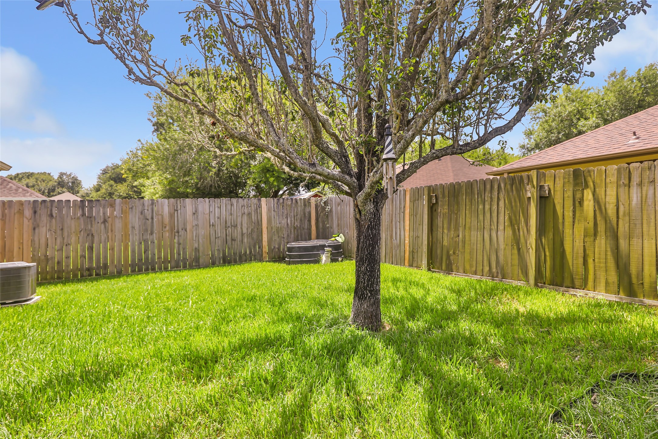 5519 Chisholm Trail, Dickinson, TX 77539