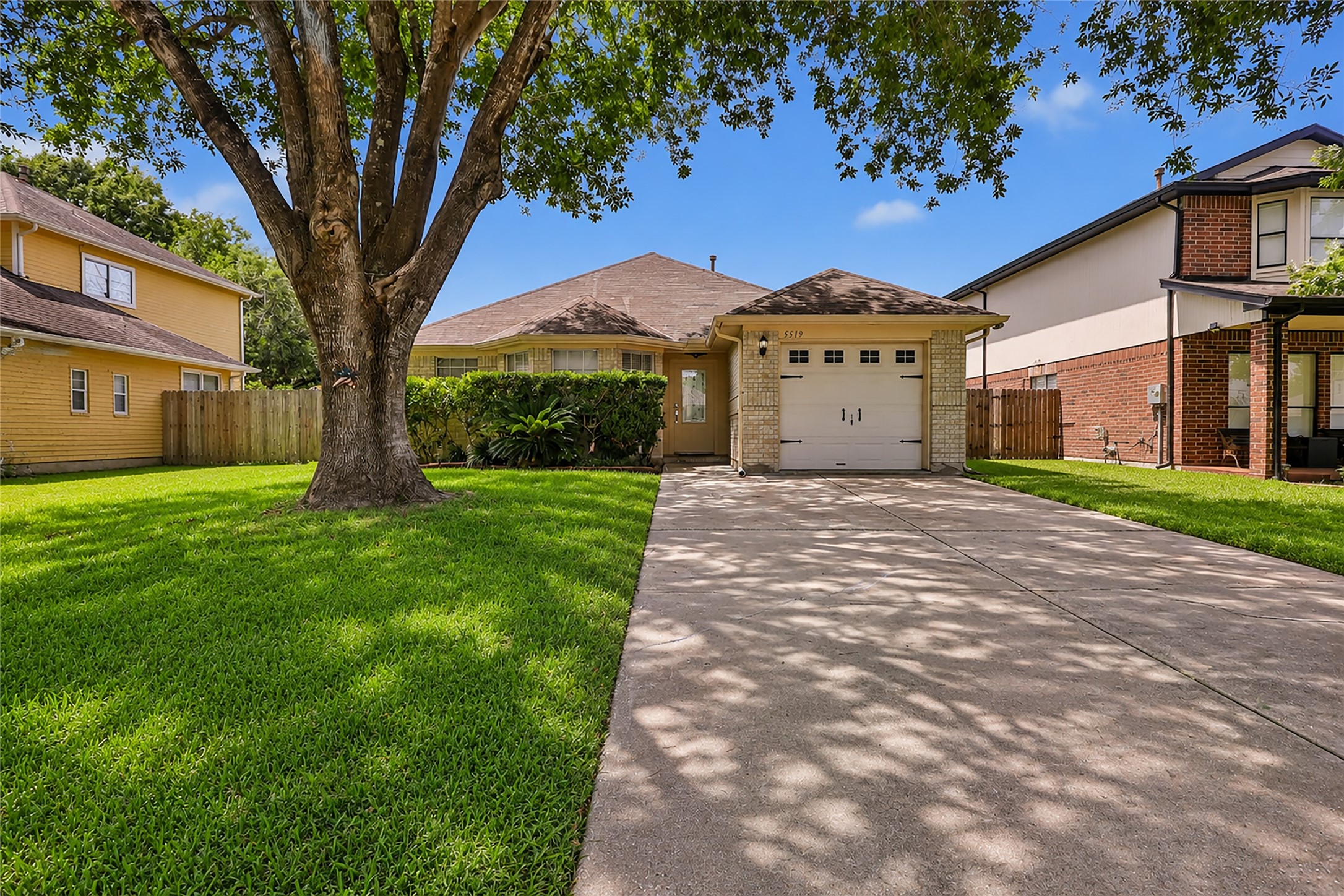 5519 Chisholm Trail, Dickinson, TX 77539 5519 Chisholm Trail, Dickinson, TX 77539