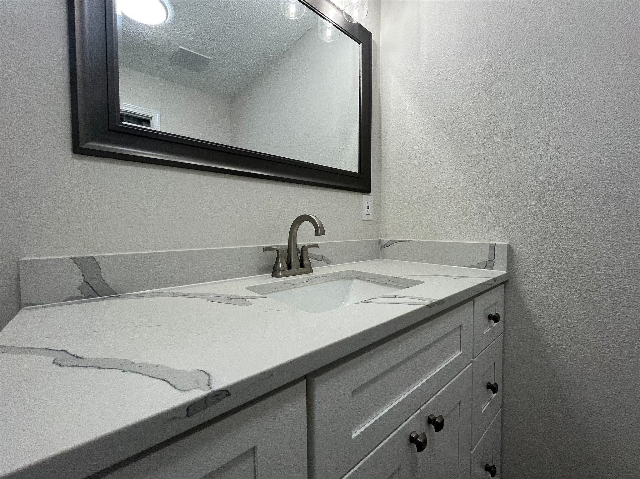 11 Carol Court, #B, Brookshire, TX 77423