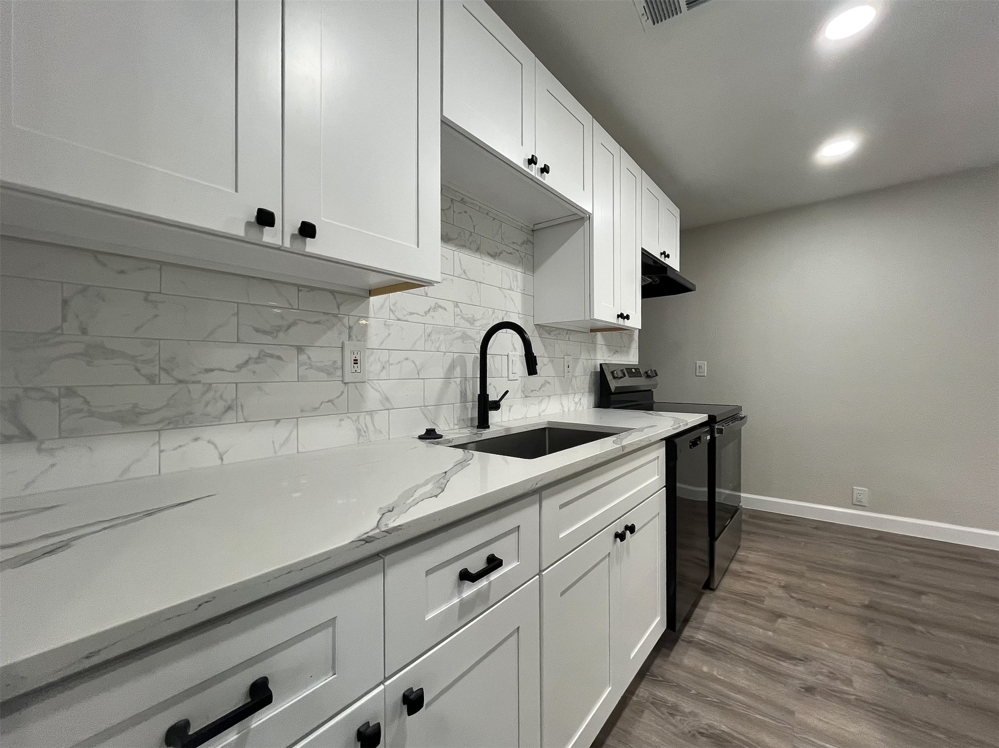 11 Carol Court, #B, Brookshire, TX 77423
