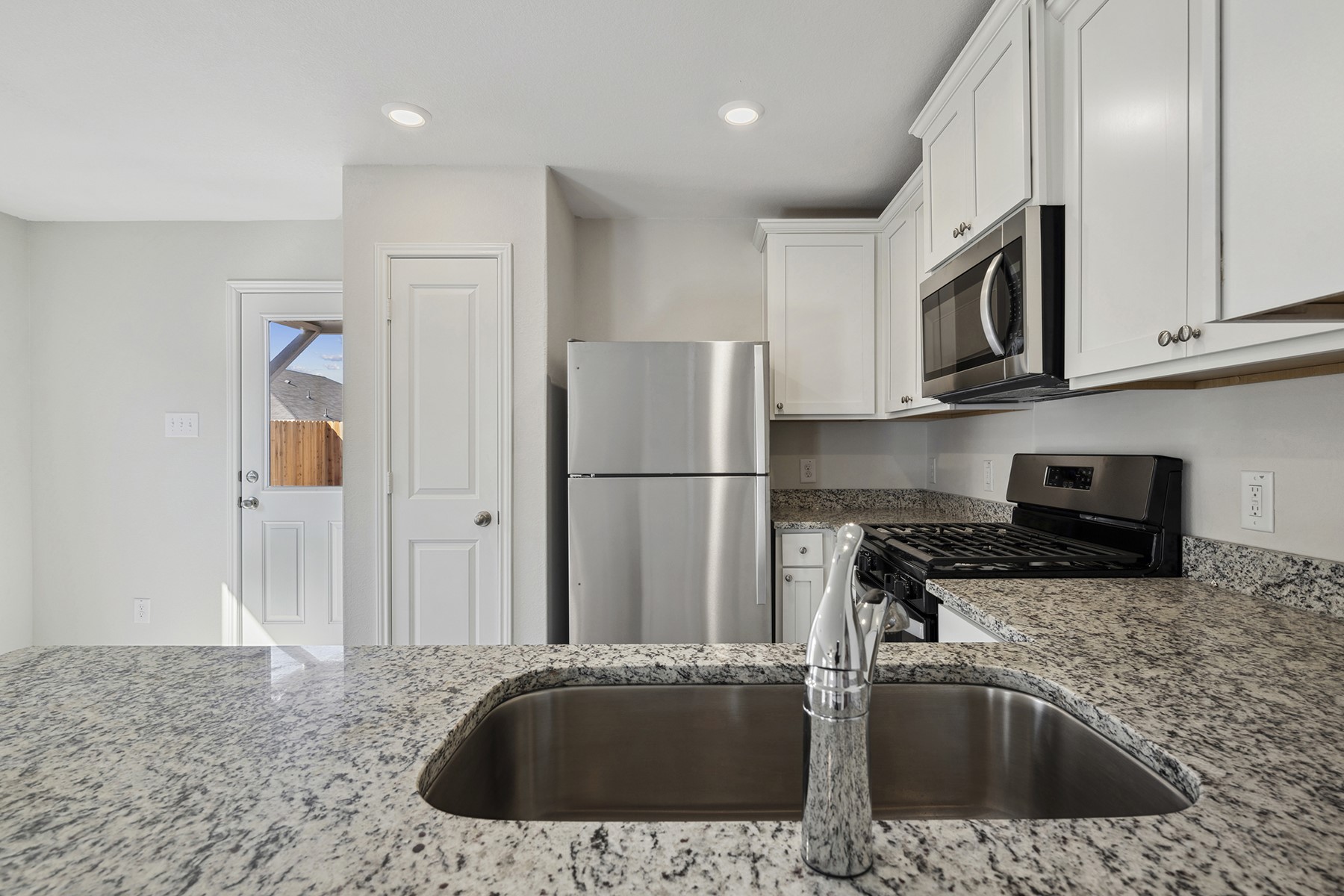713 Jasmine Ridge Lane, Waller, TX 77484