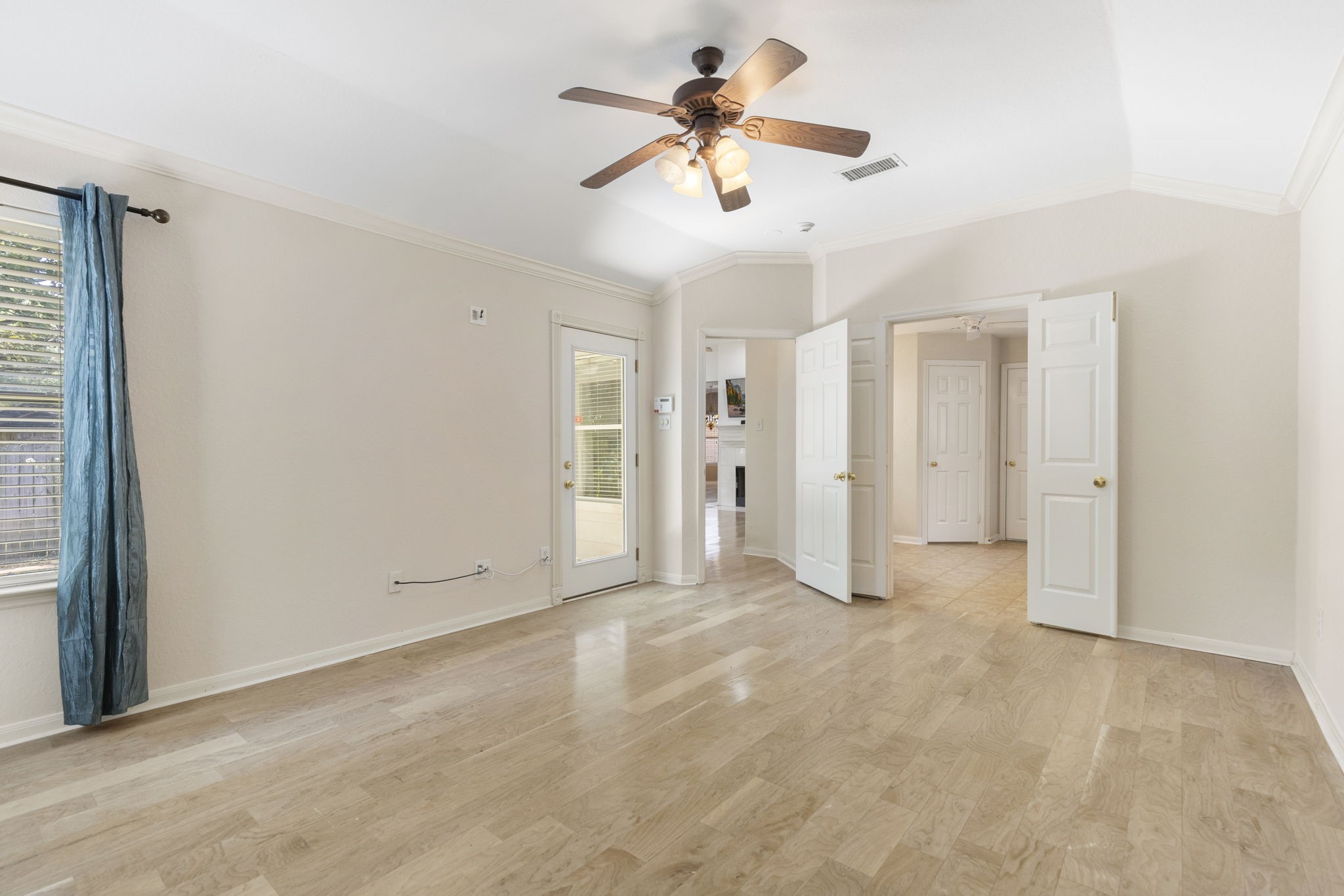 11 Hermit Thrush Place, The Woodlands, TX 77382