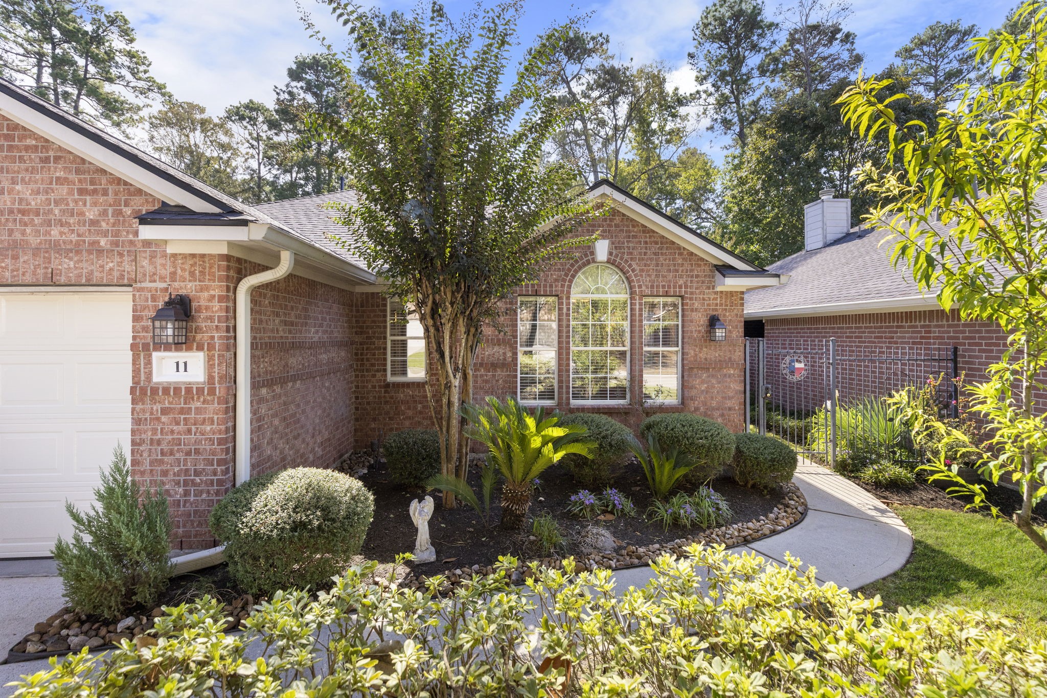 11 Hermit Thrush Place, The Woodlands, TX 77382