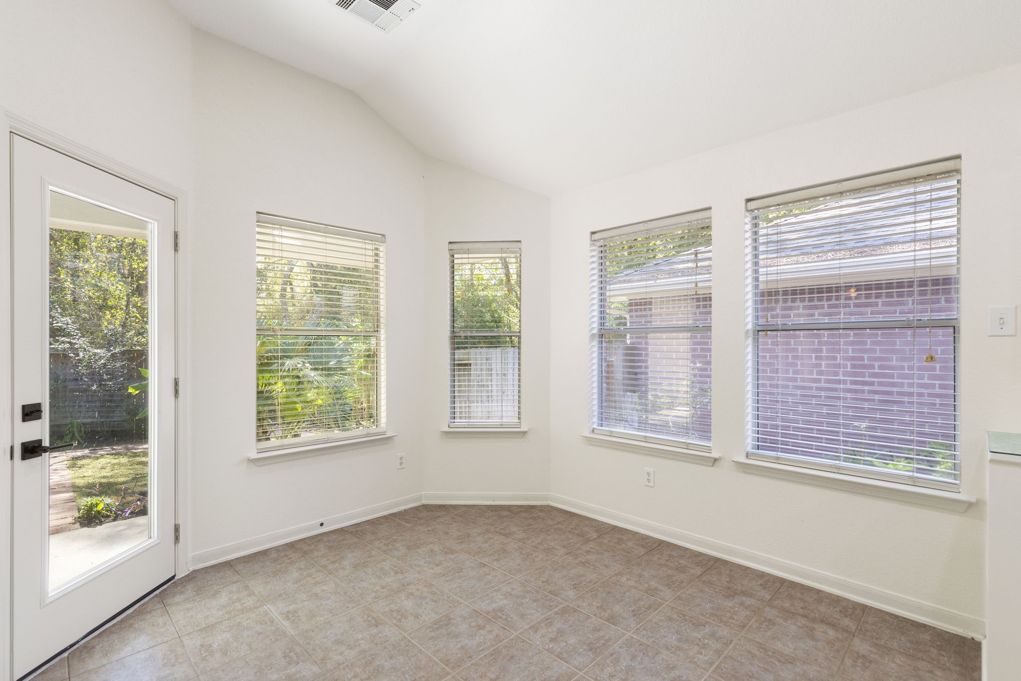 11 Hermit Thrush Place, The Woodlands, TX 77382