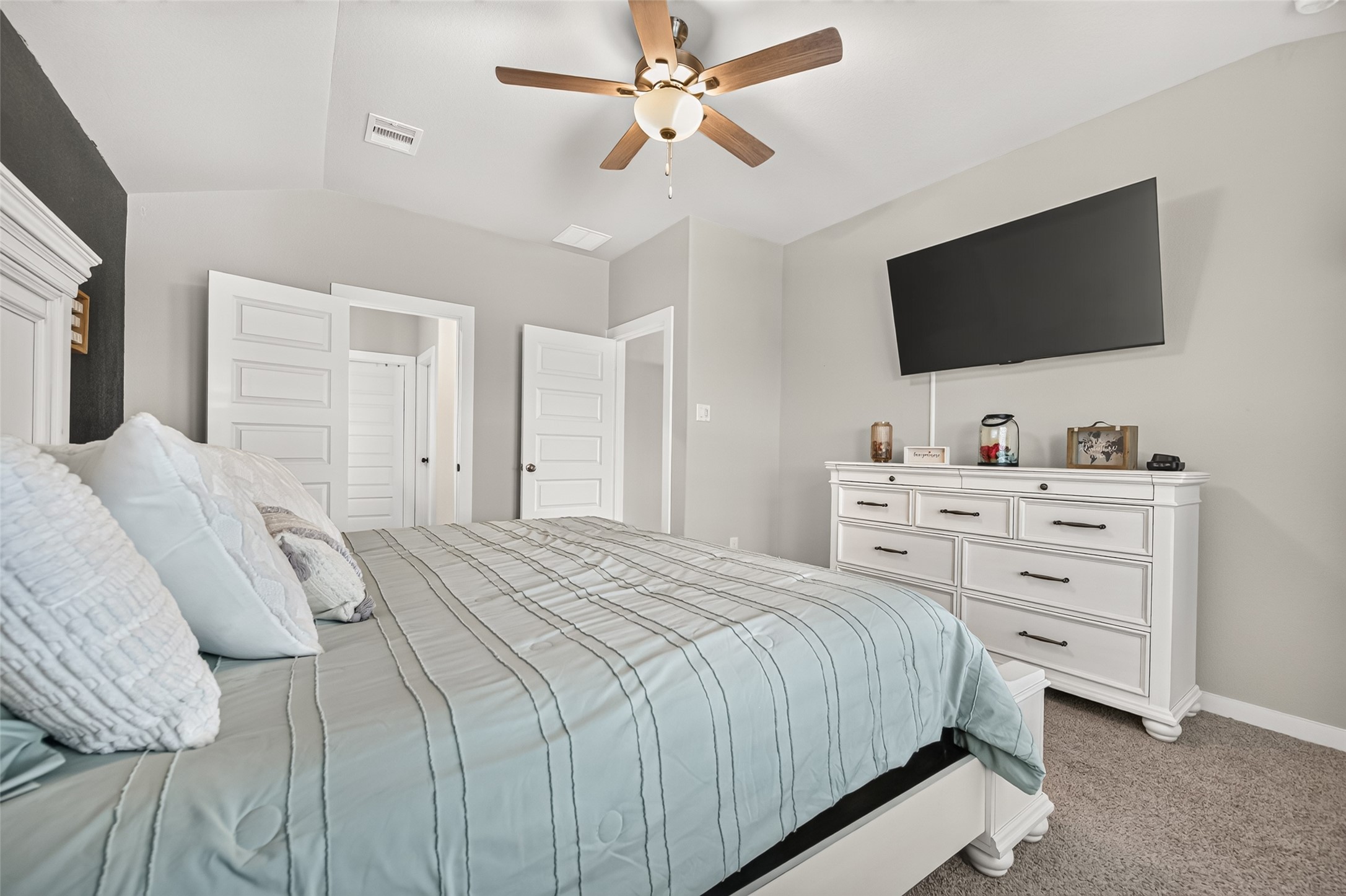 10626 Deussen Lane, Texas City, TX 77591
