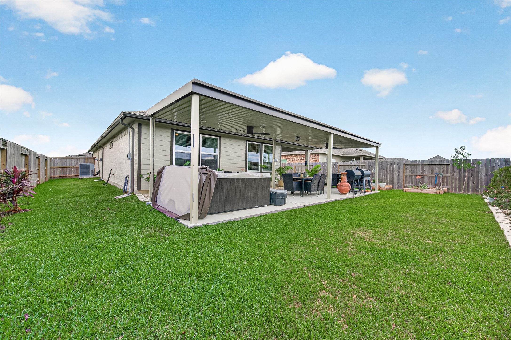 10626 Deussen Lane, Texas City, TX 77591