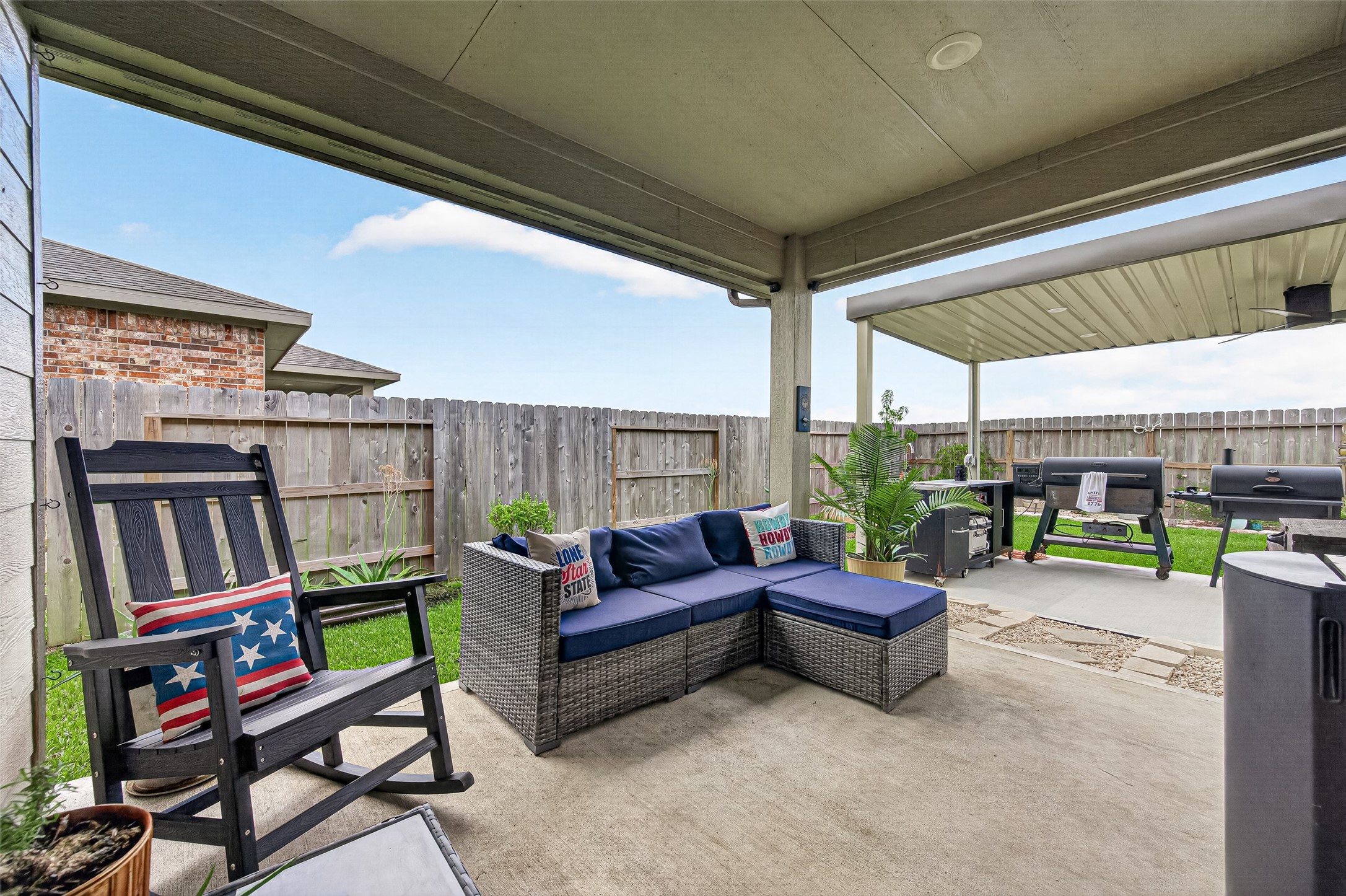 10626 Deussen Lane, Texas City, TX 77591