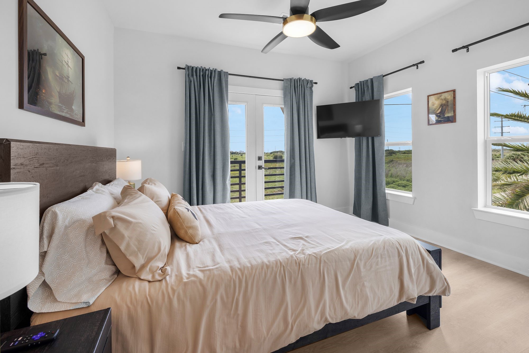 3626 Niko Ct, Galveston, TX 77554