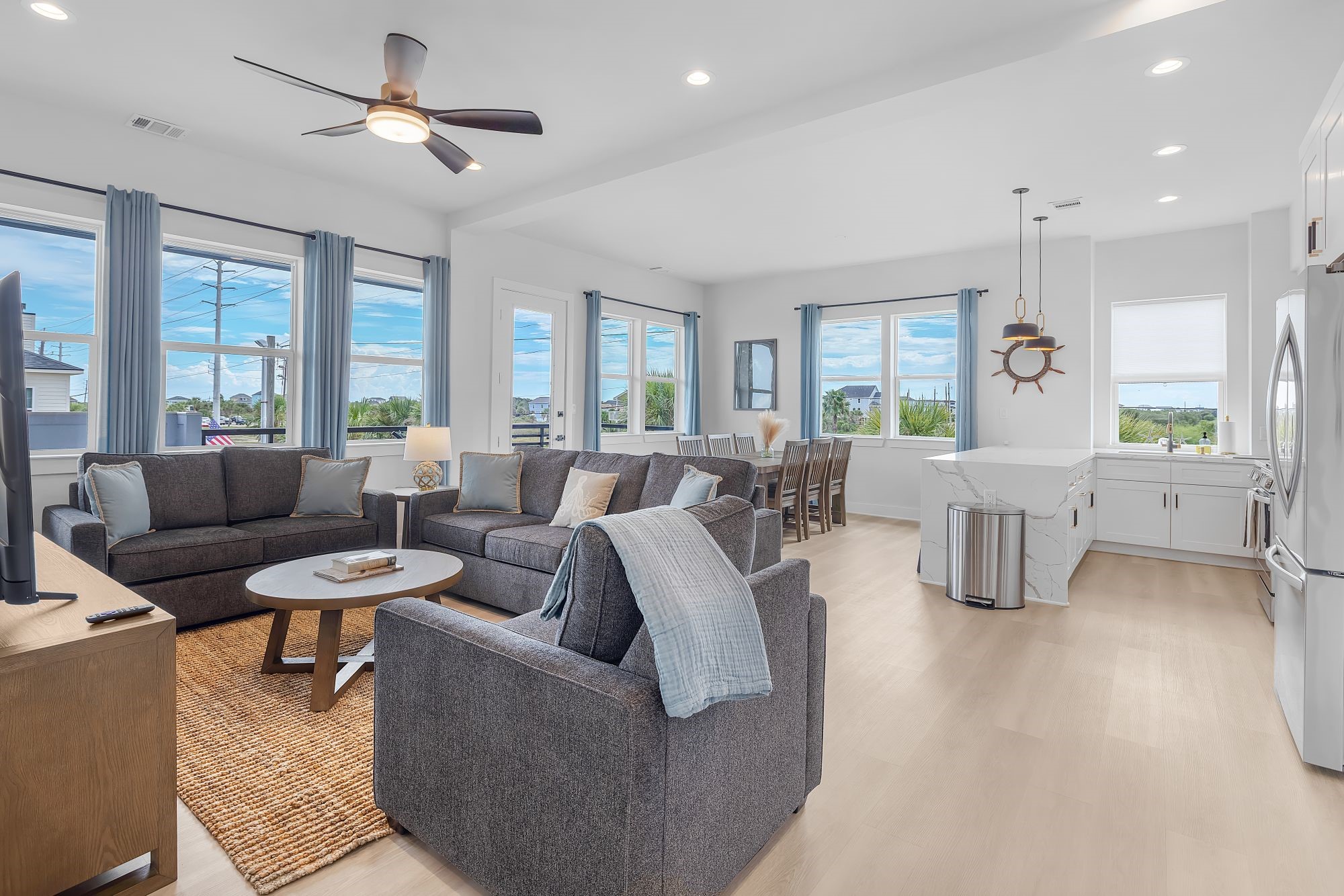 3626 Niko Ct, Galveston, TX 77554