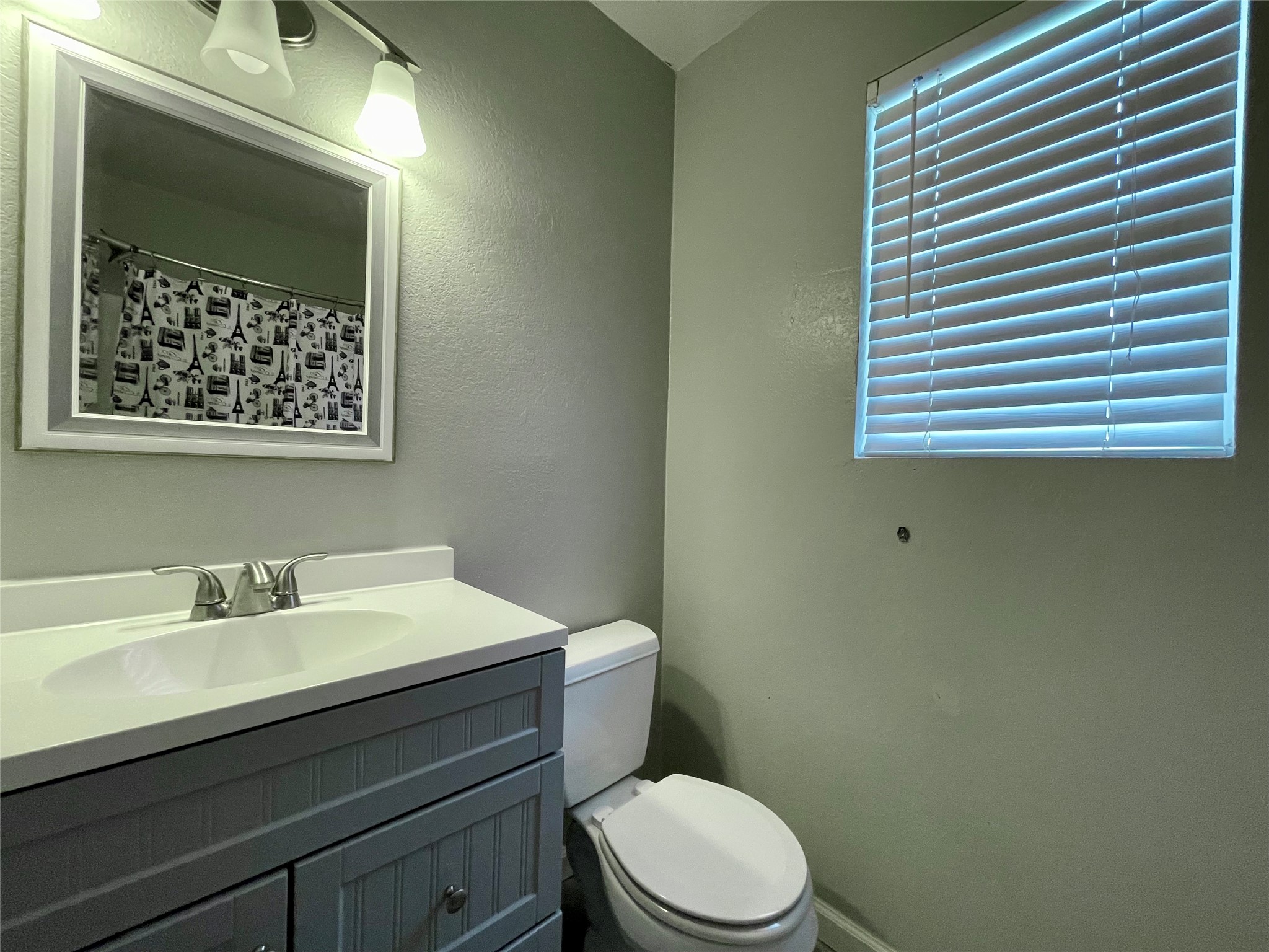 1511 N Avenue N, Freeport, TX 77541