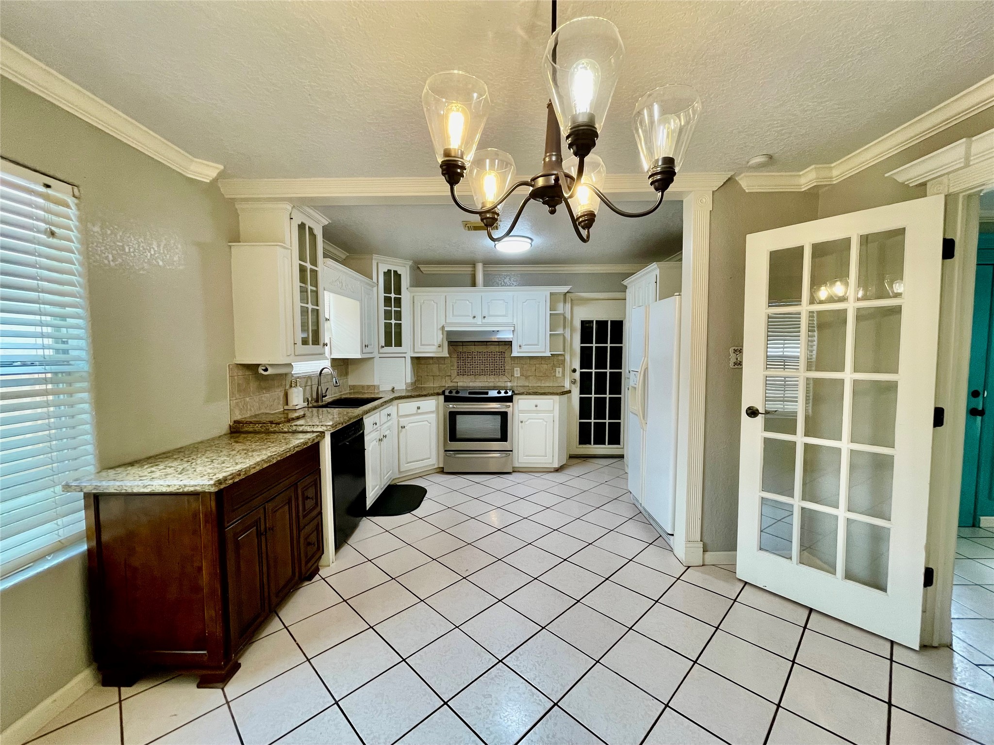 1511 N Avenue N, Freeport, TX 77541