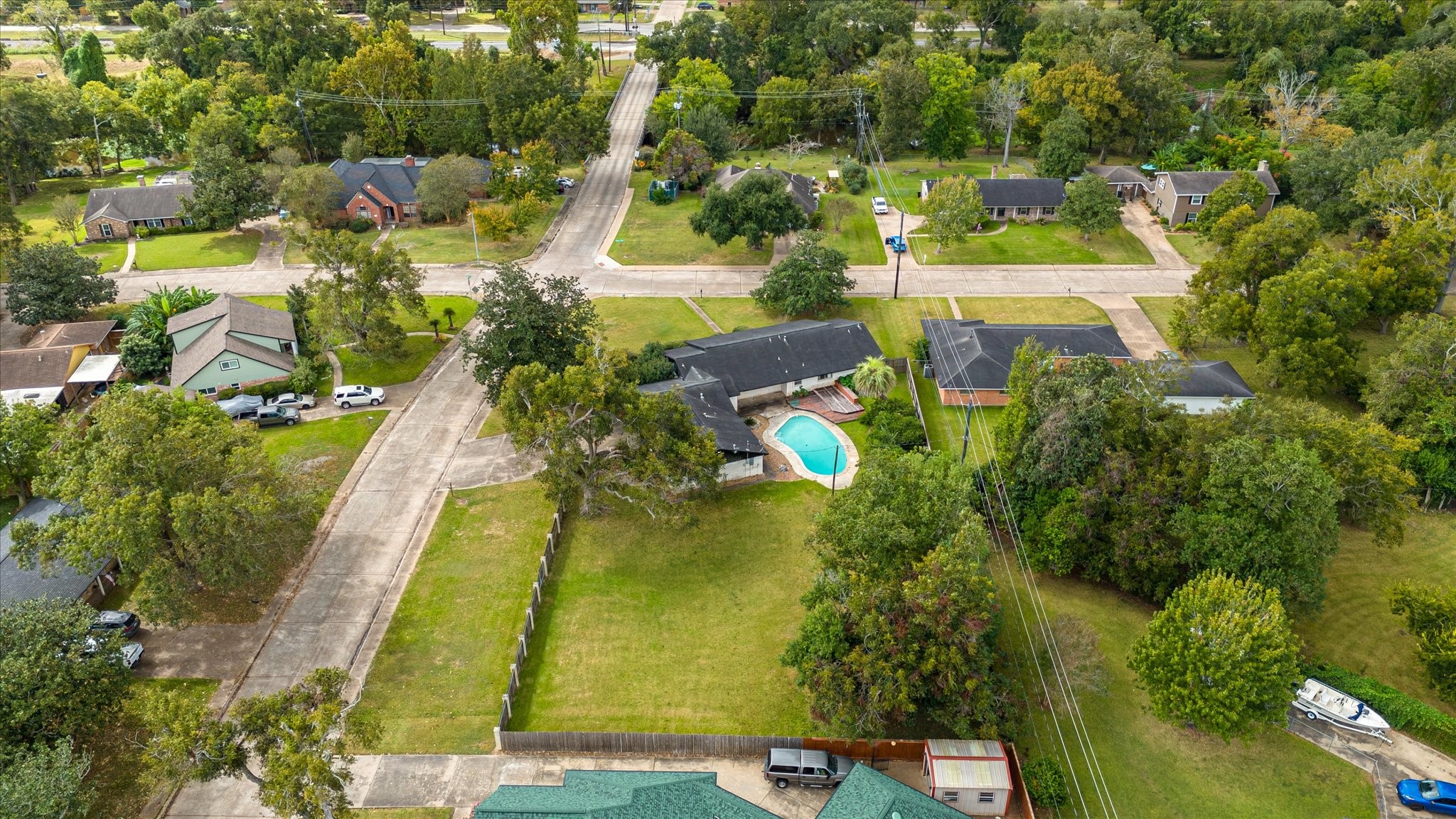102 Oyster Bend Lane, Lake Jackson, TX 77566