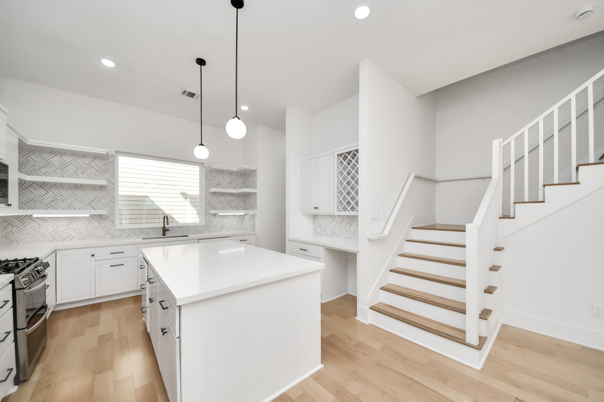 2611 Sherwin Street, Houston, TX 77007