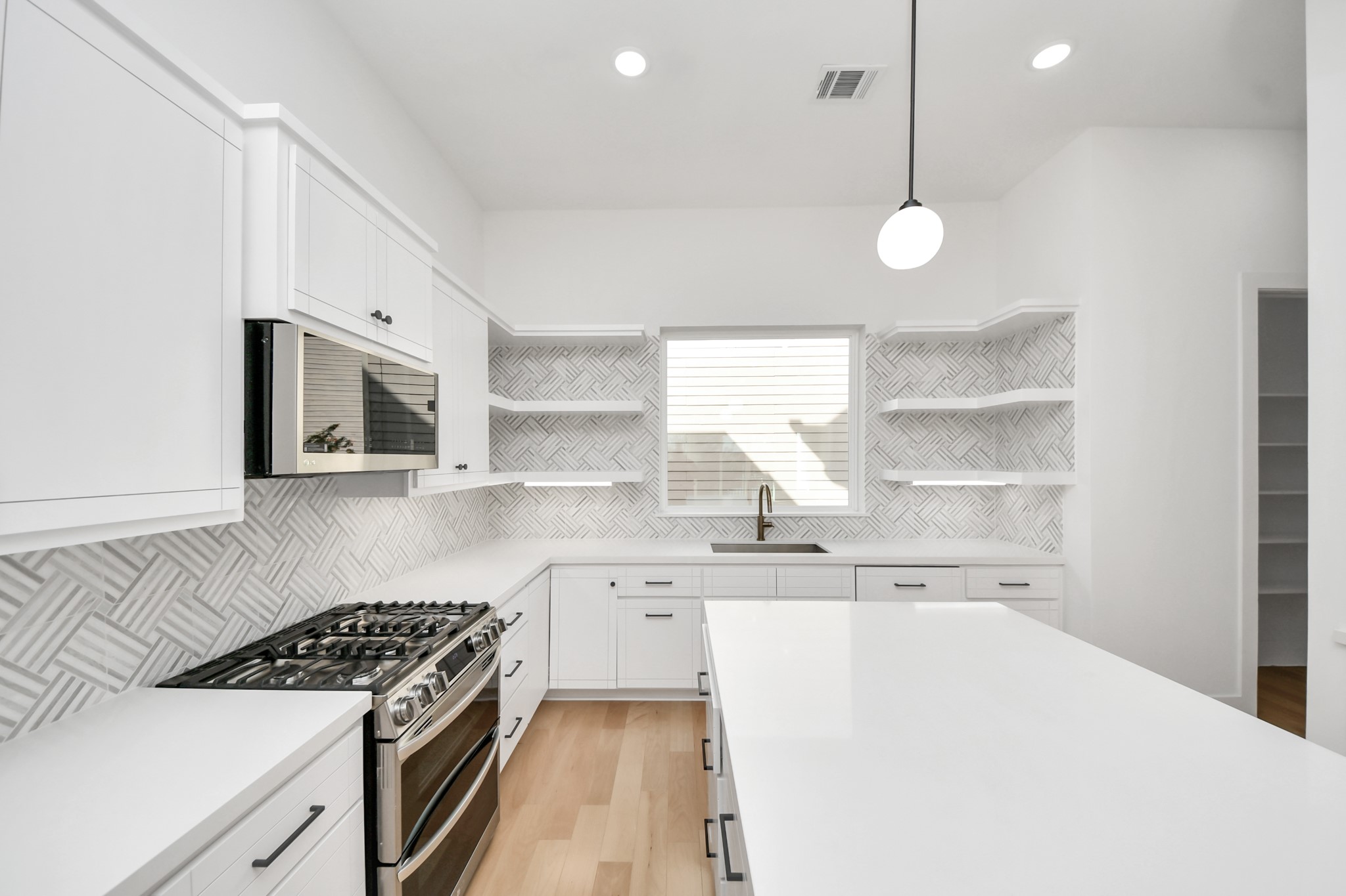 2611 Sherwin Street, Houston, TX 77007