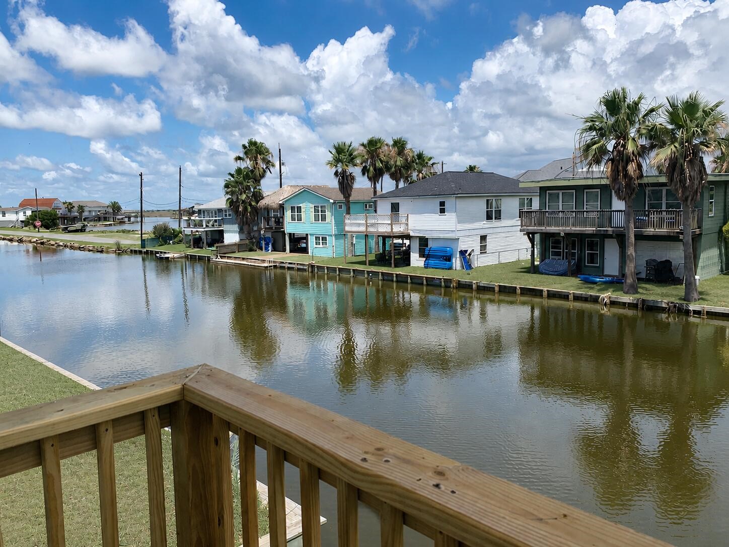 88 Bayou Vista Drive, Hitchcock, TX 77563