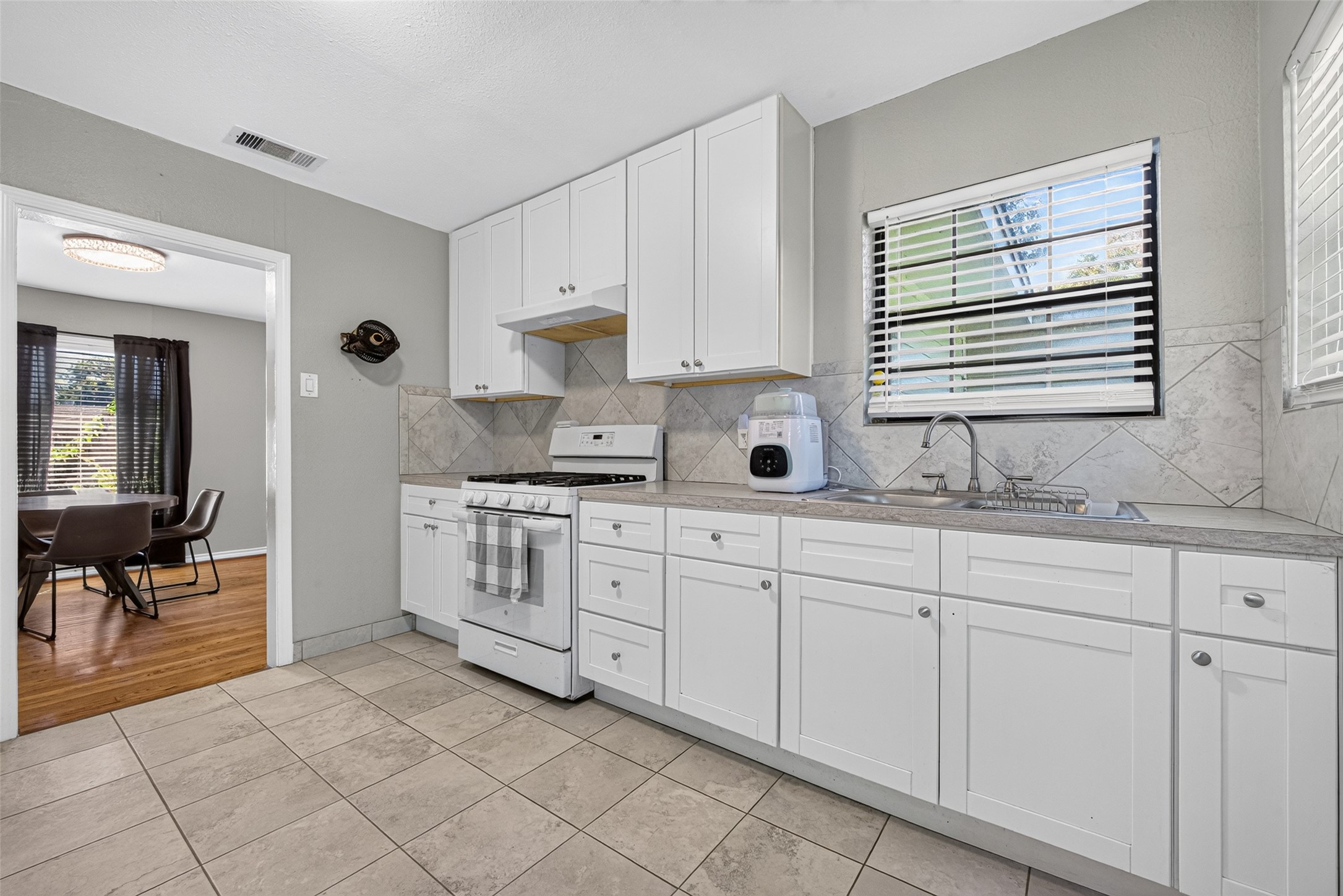 8125 Barkley Street, Houston, TX 77017