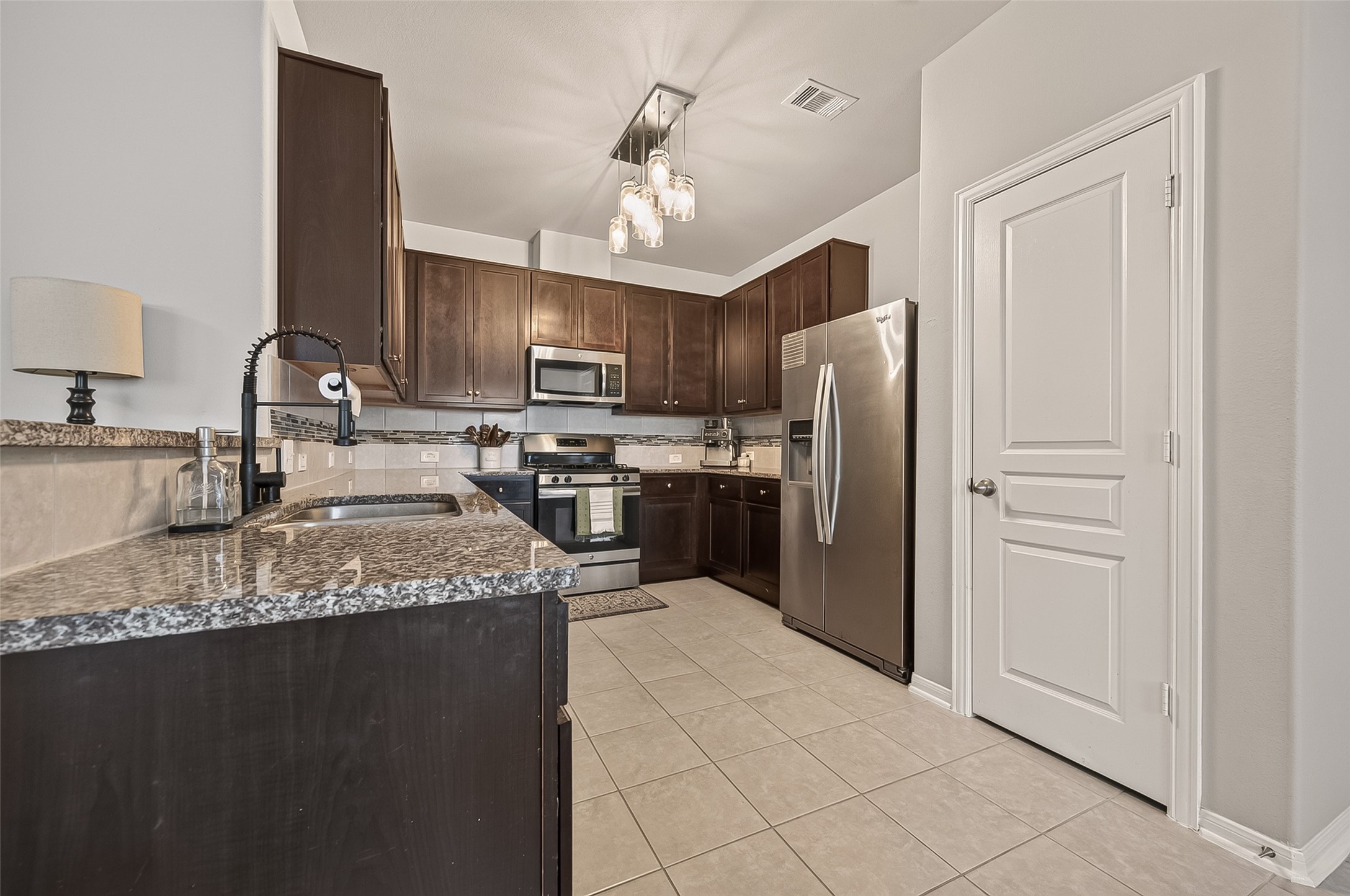 8 Desert Sun Court, Manvel, TX 77578
