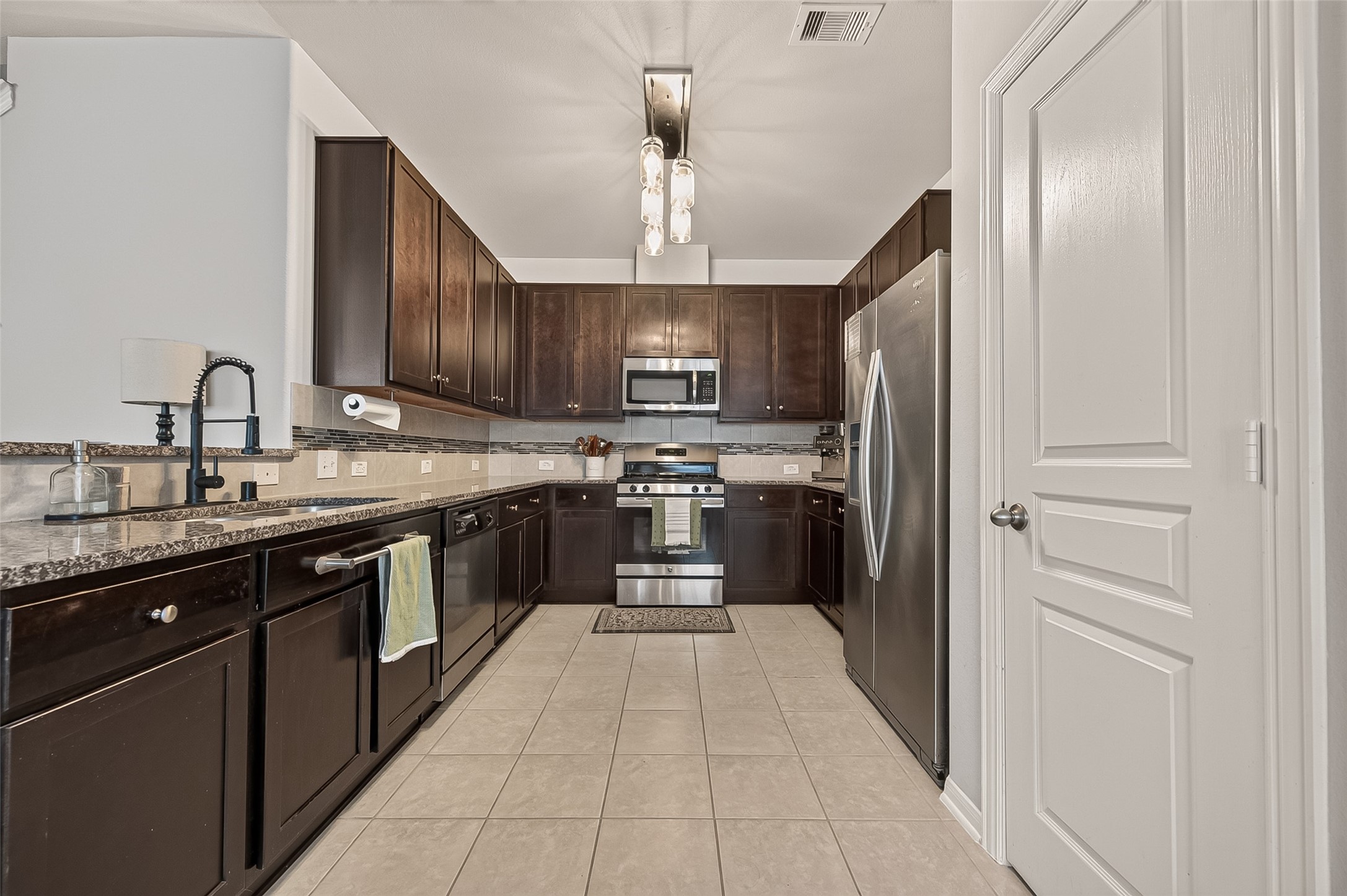 8 Desert Sun Court, Manvel, TX 77578