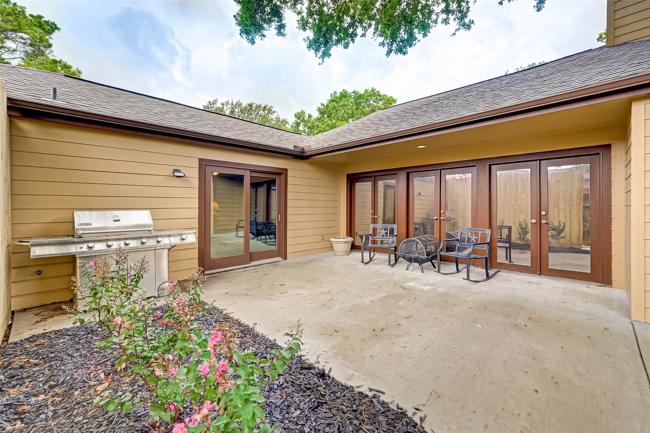 Large covered patio!
