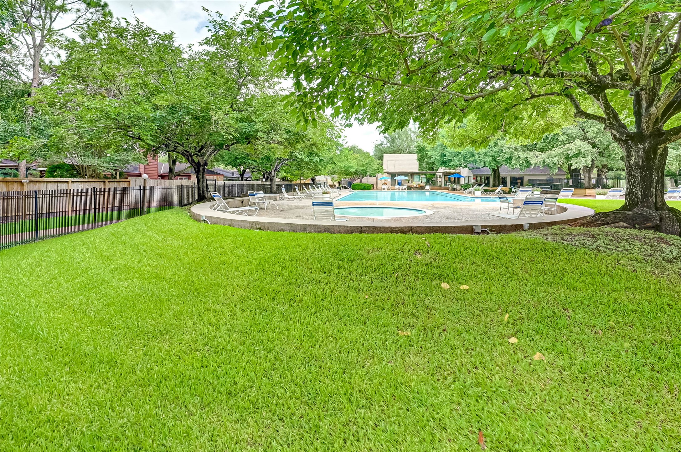 1375 Beaujolais Lane, Houston, TX 77077