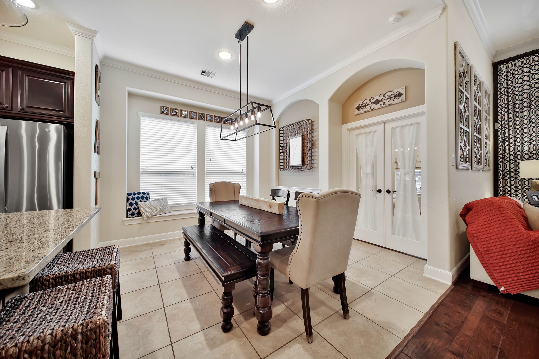 Casual Dining Area.