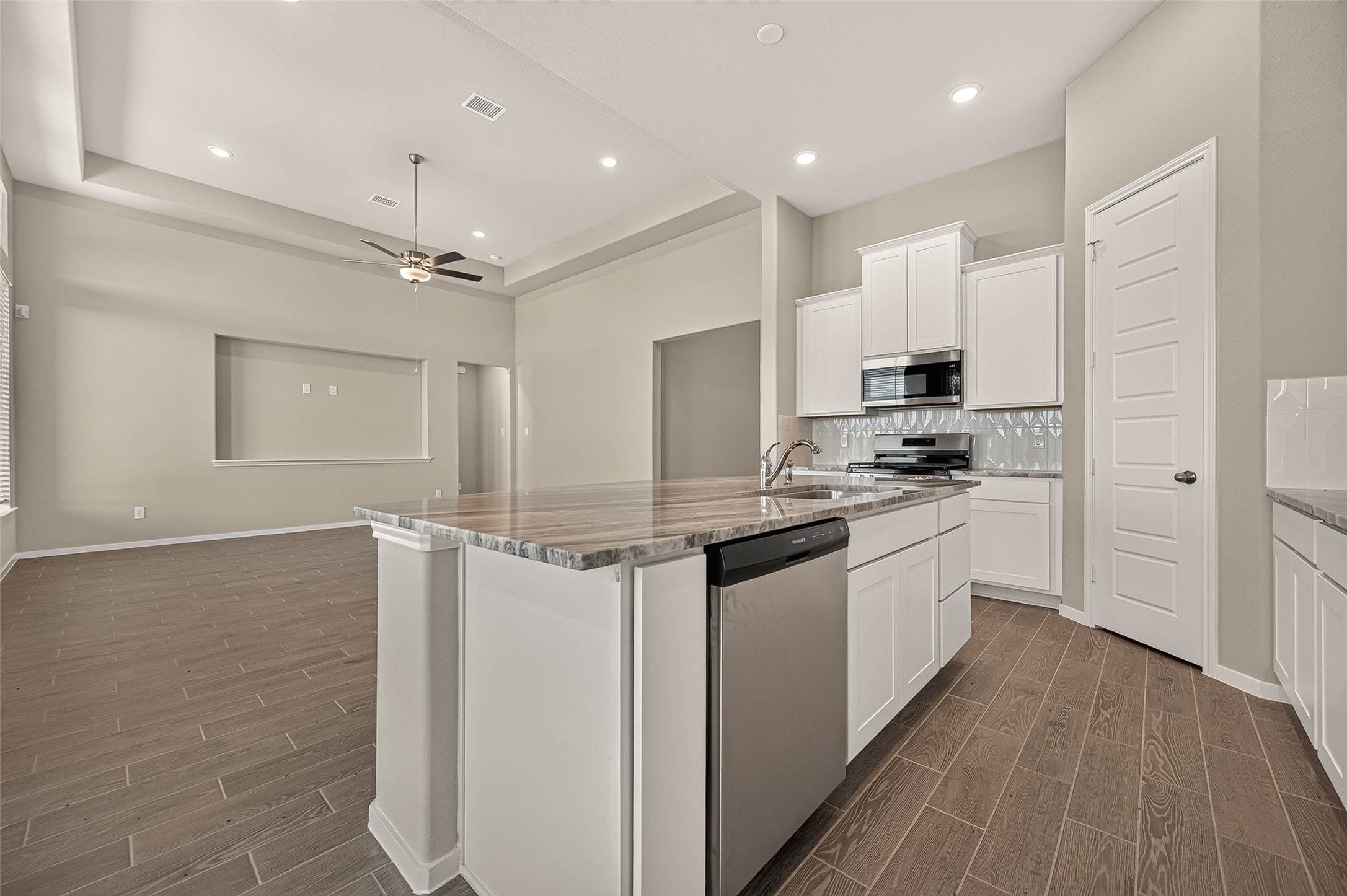 1048 Apple Ridge Road, Magnolia, TX 77355