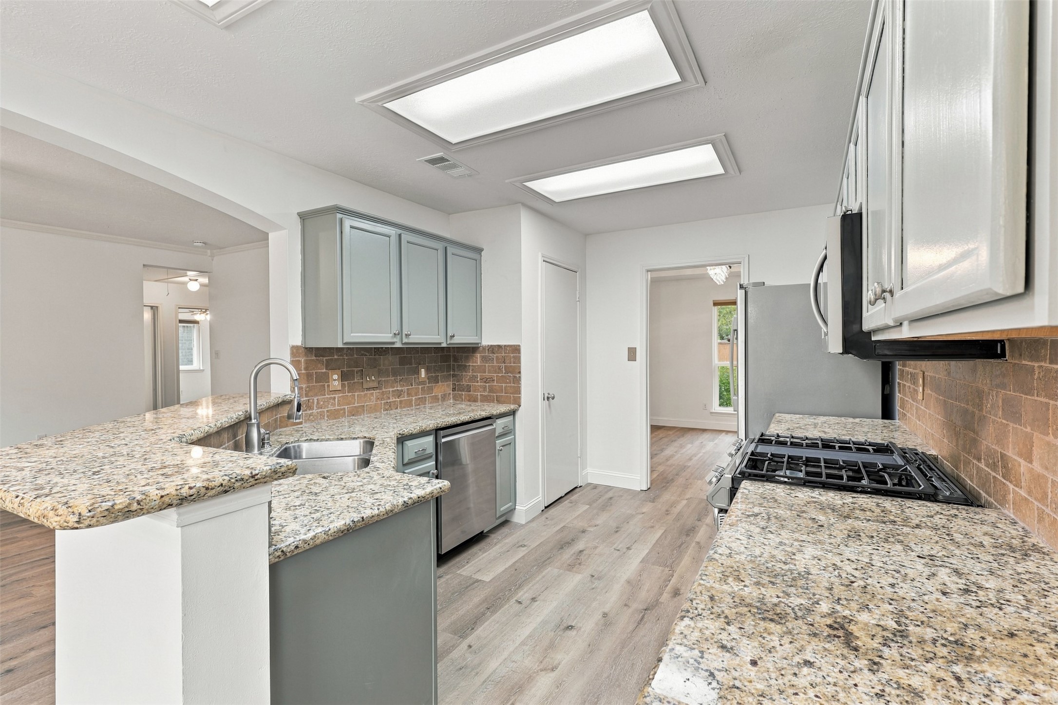 1431 W Welsford Drive, Spring, TX 77386
