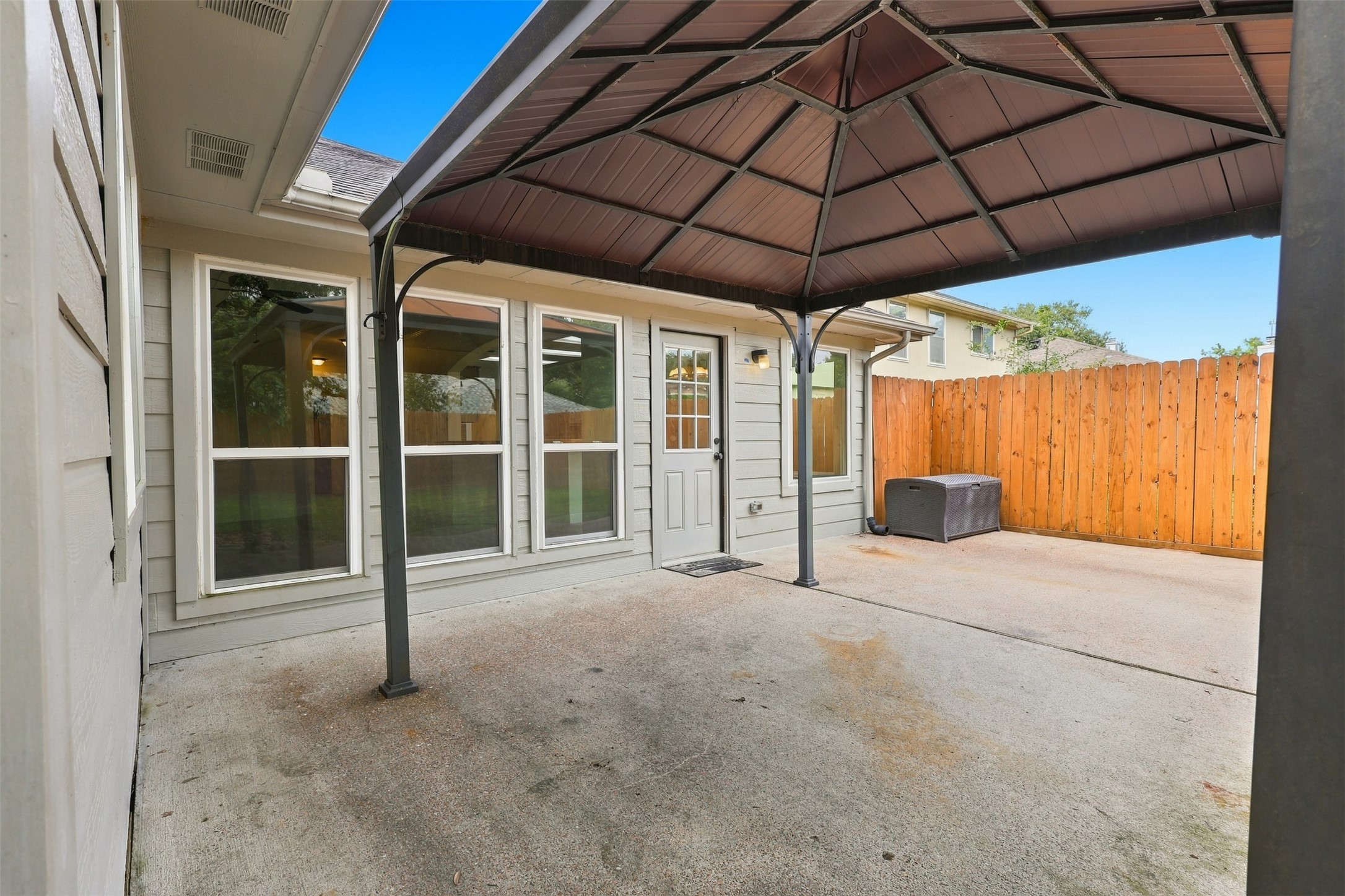 1431 W Welsford Drive, Spring, TX 77386