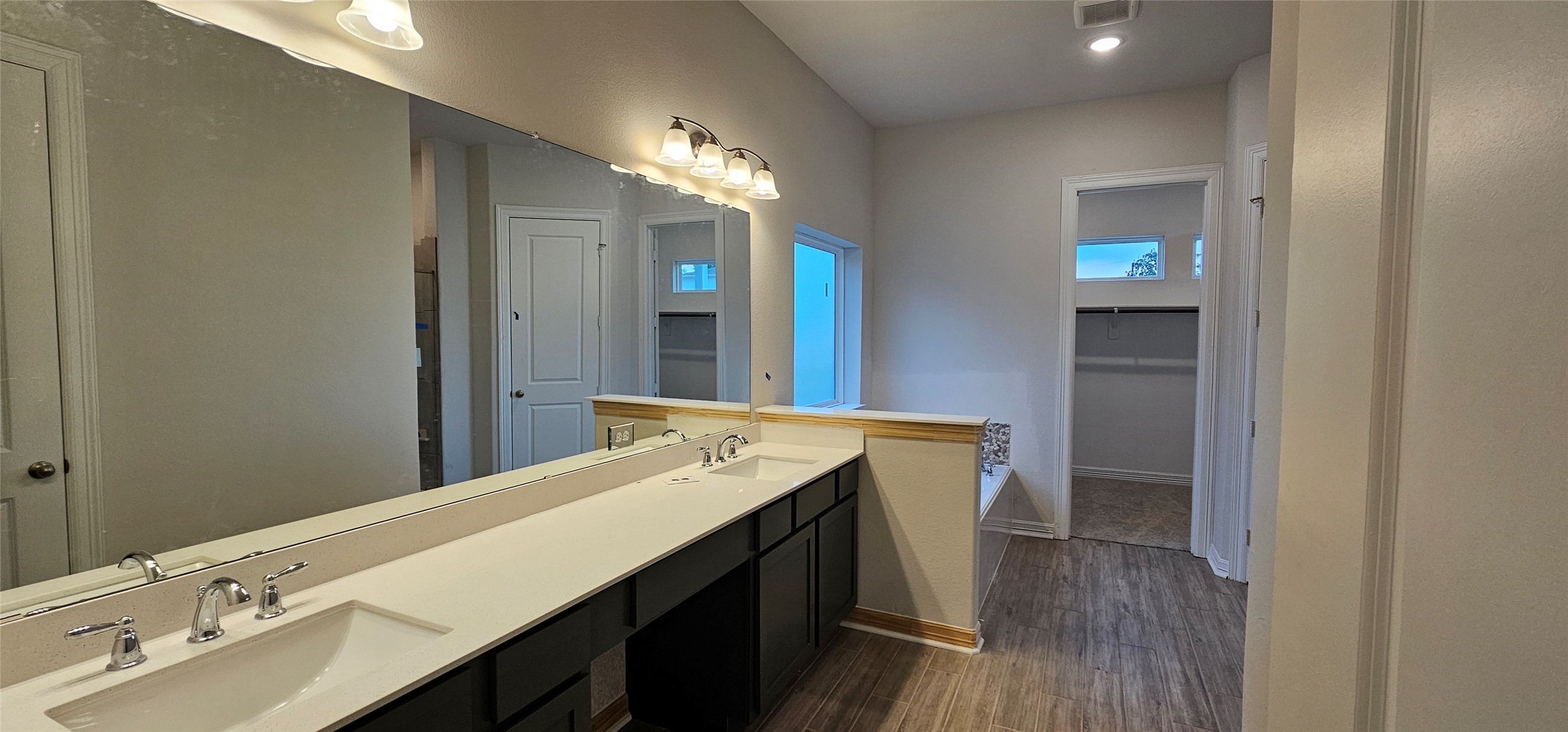 3905 Peacock Isle Drive, Dickinson, TX 77539
