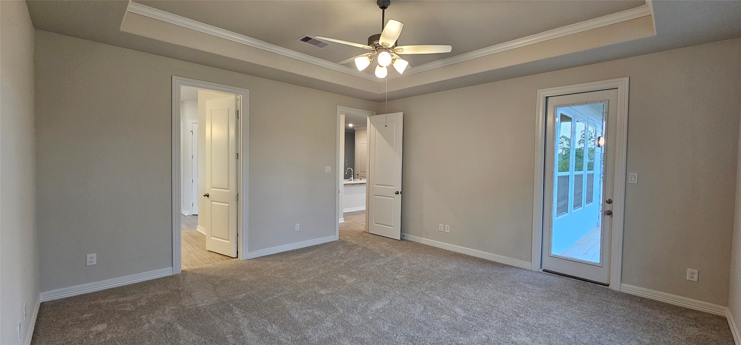 3905 Peacock Isle Drive, Dickinson, TX 77539