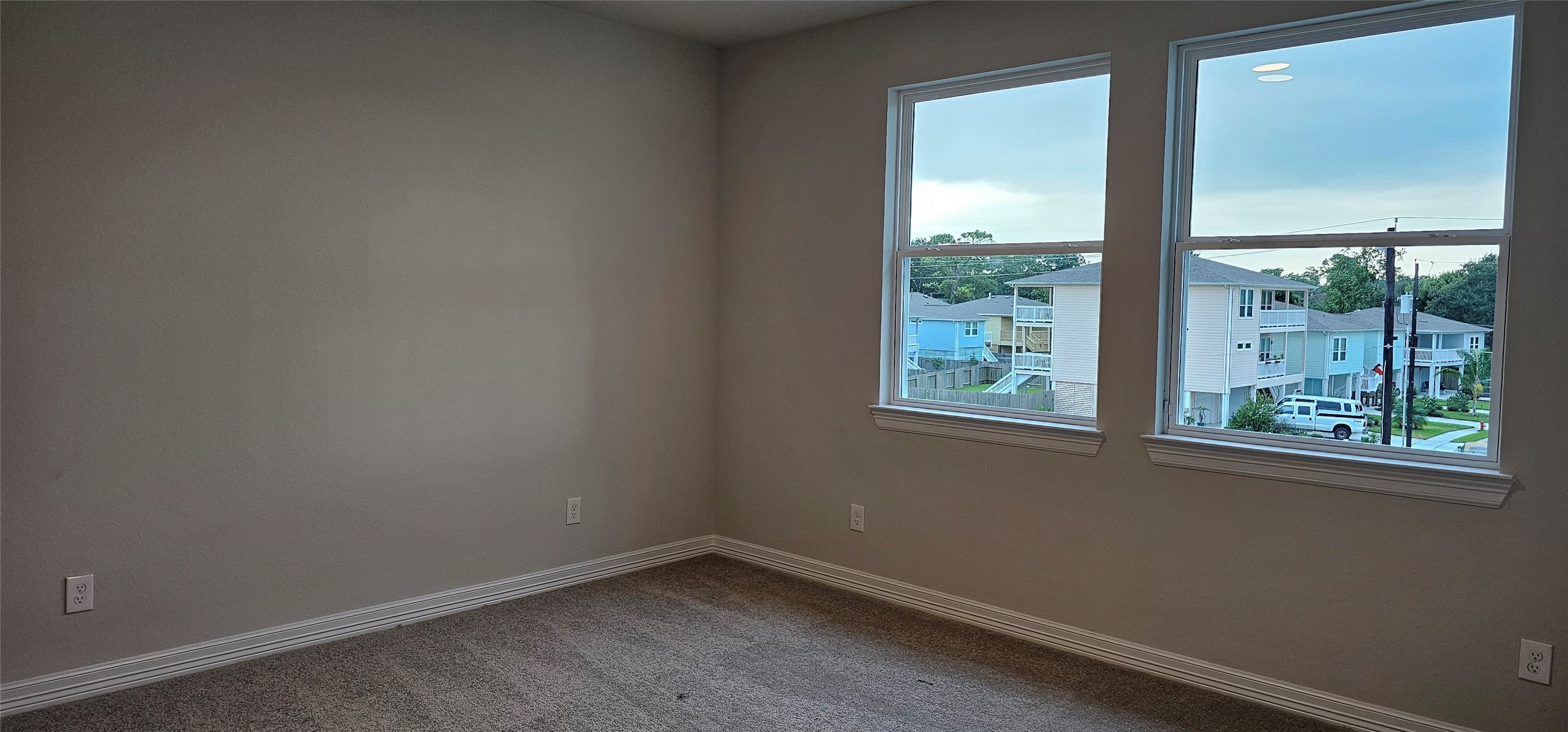 3905 Peacock Isle Drive, Dickinson, TX 77539