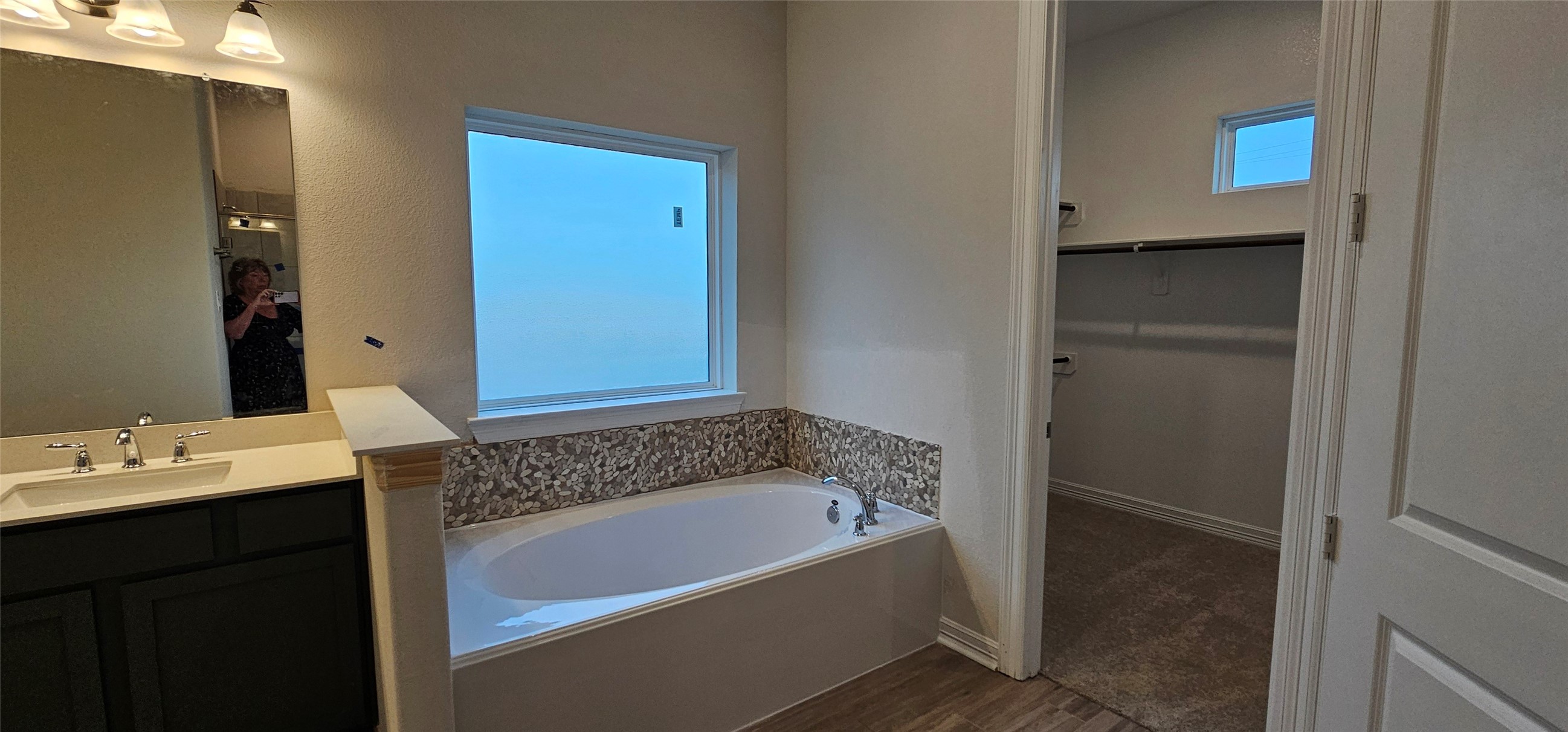 3905 Peacock Isle Drive, Dickinson, TX 77539