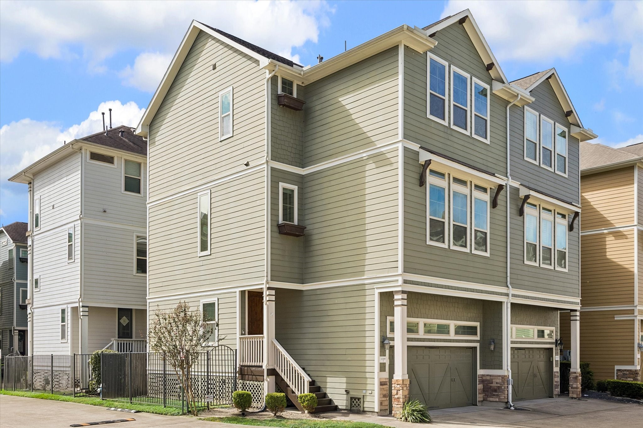 1209 Nelson Falls Lane, Houston, TX 77008