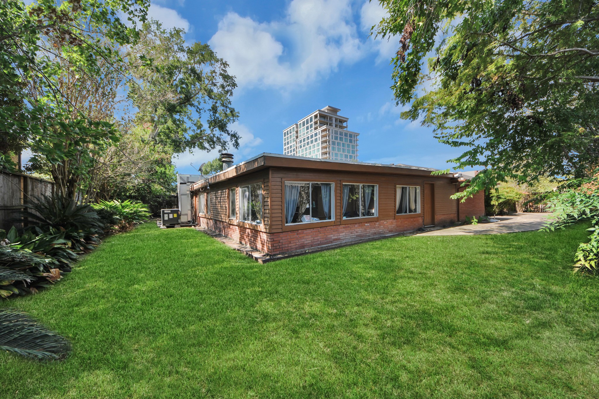 5631 San Felipe Street, Houston, TX 77056