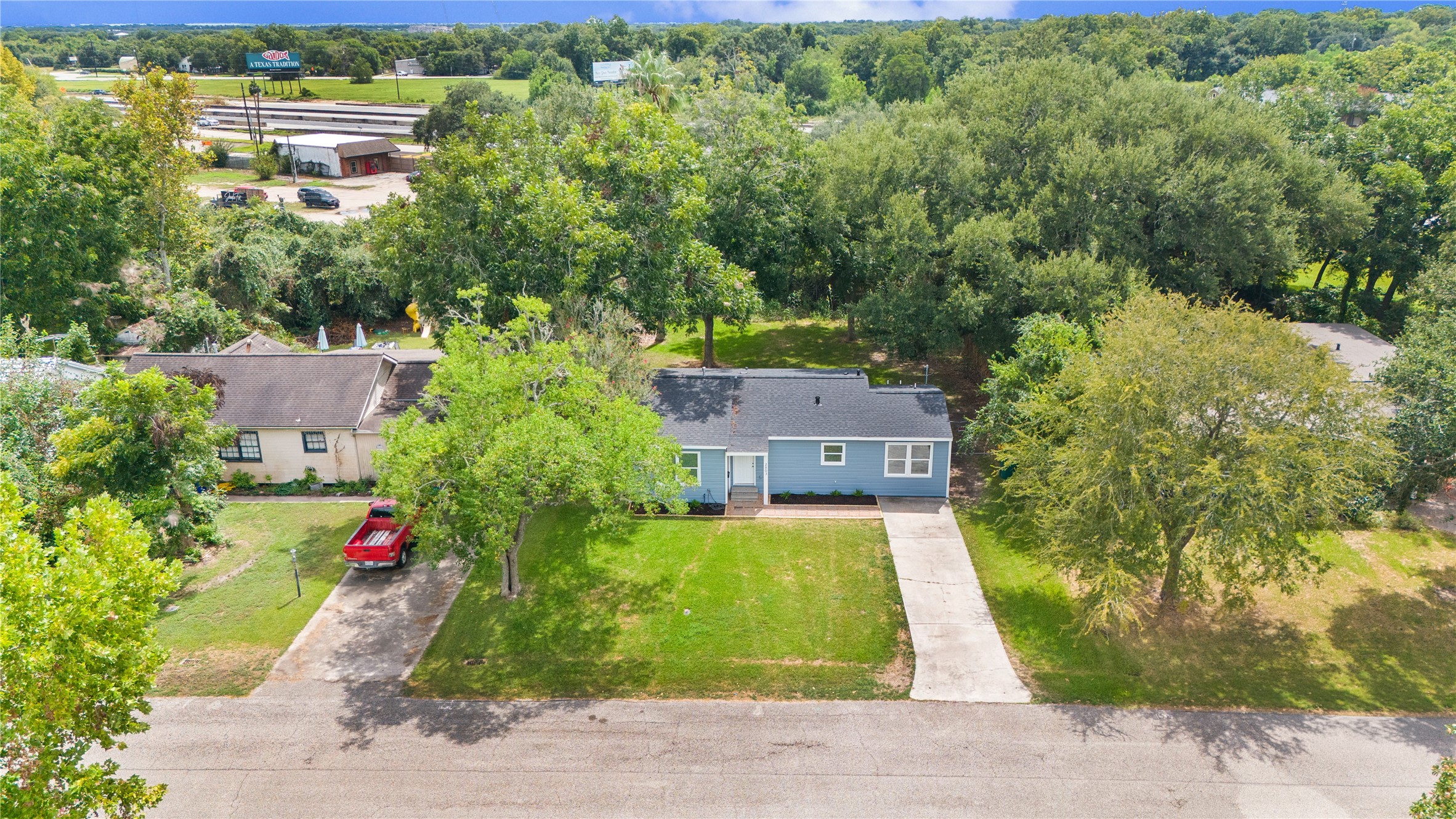 2803 S Houston Drive, La Marque, TX 77568