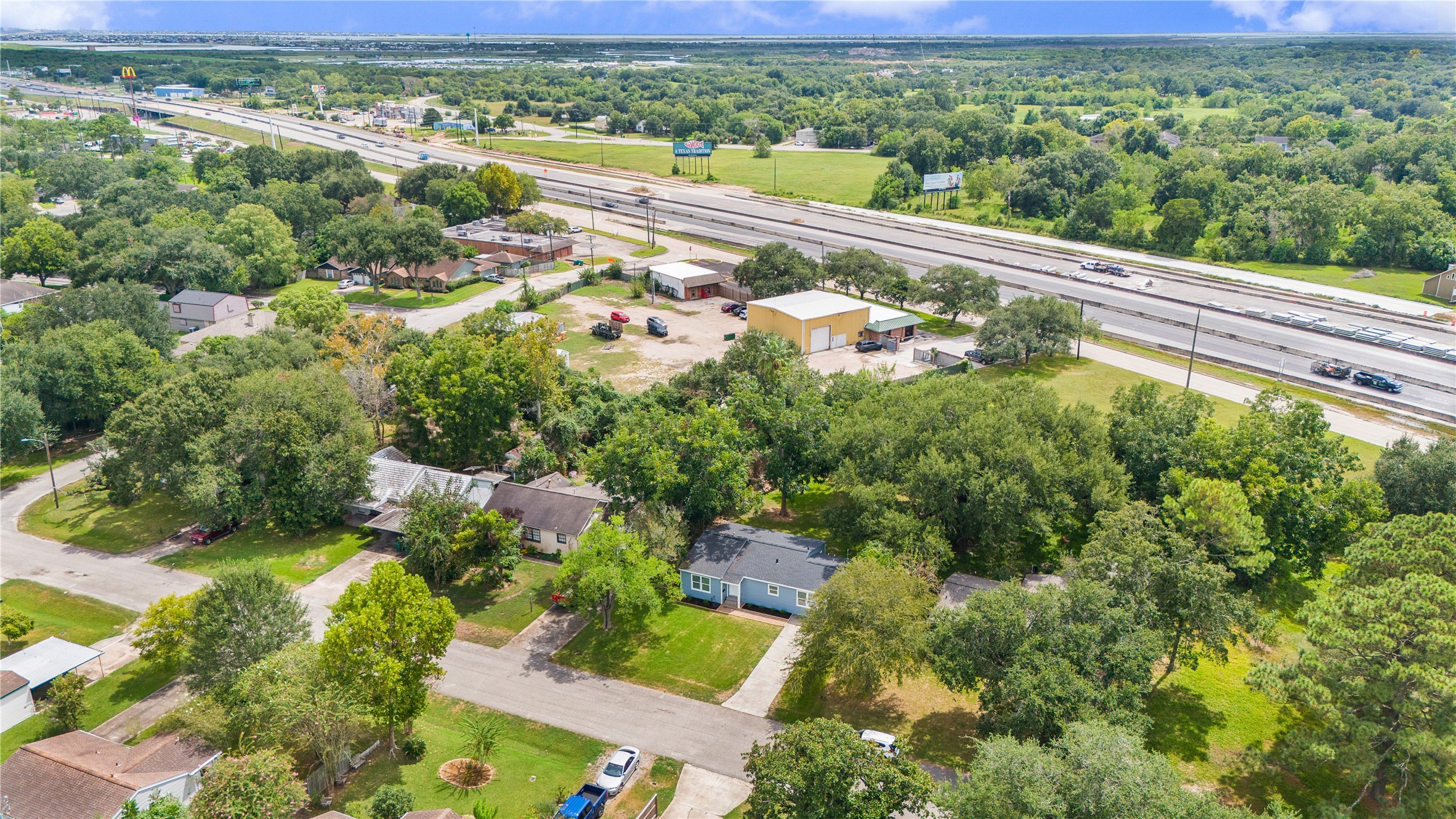 2803 S Houston Drive, La Marque, TX 77568