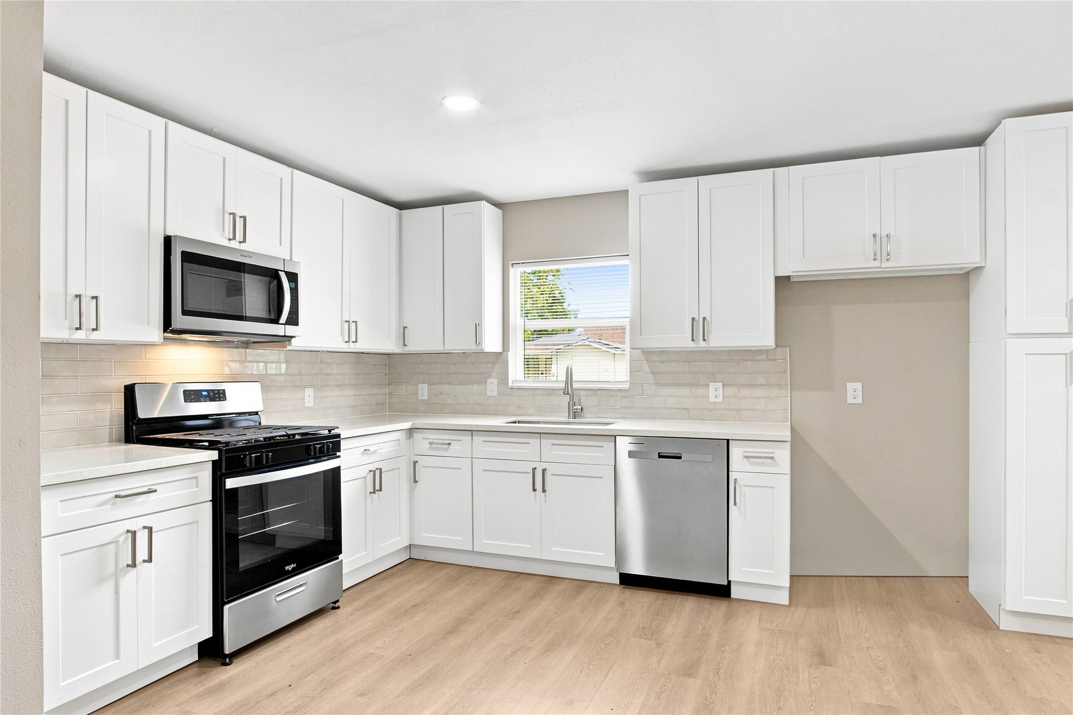 2803 S Houston Drive, La Marque, TX 77568