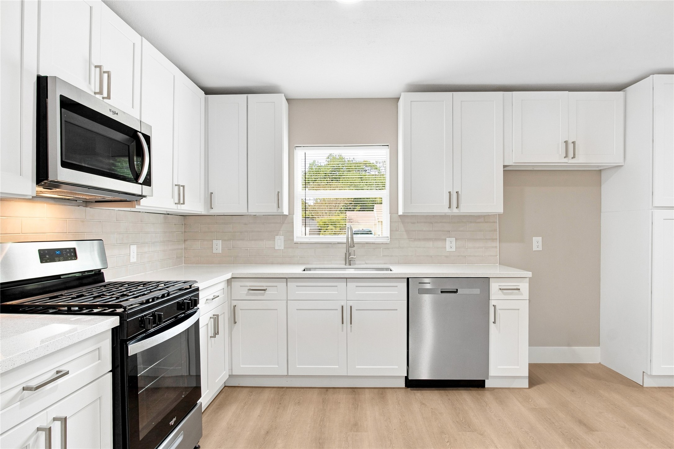 2803 S Houston Drive, La Marque, TX 77568