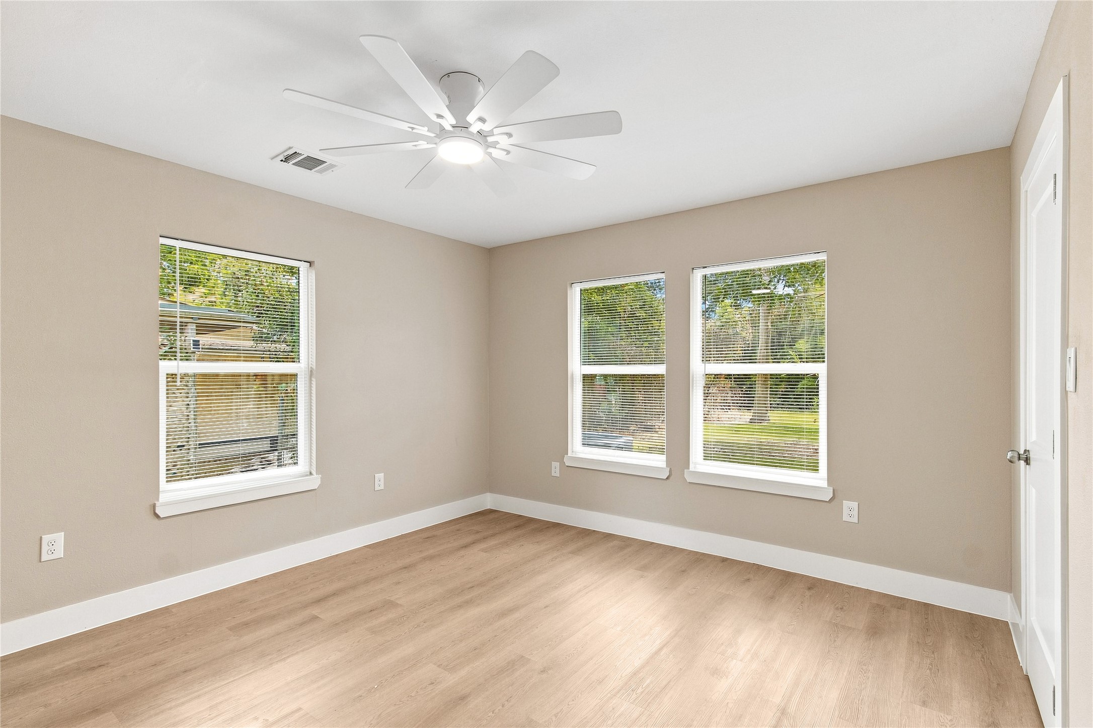 2803 S Houston Drive, La Marque, TX 77568