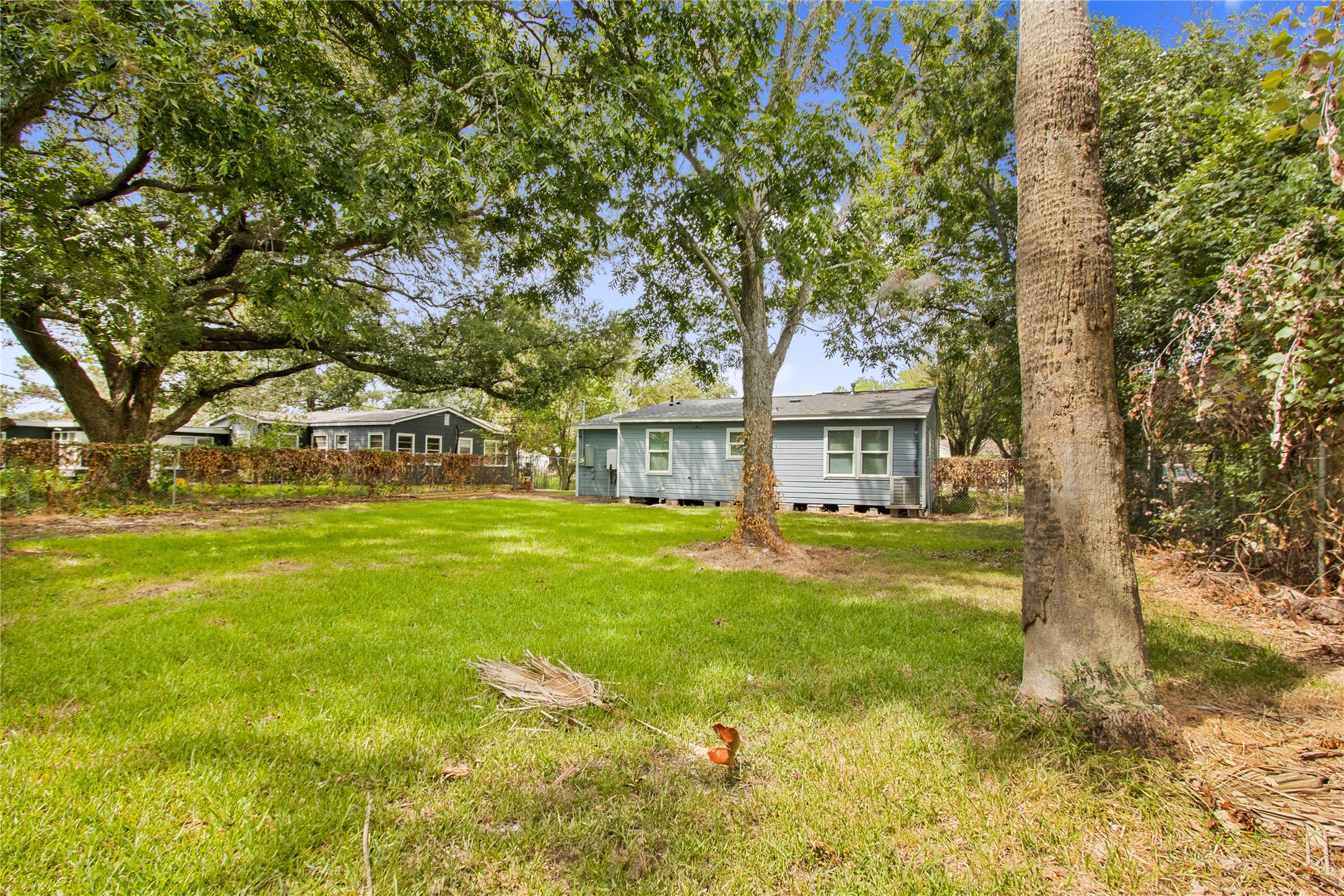 2803 S Houston Drive, La Marque, TX 77568