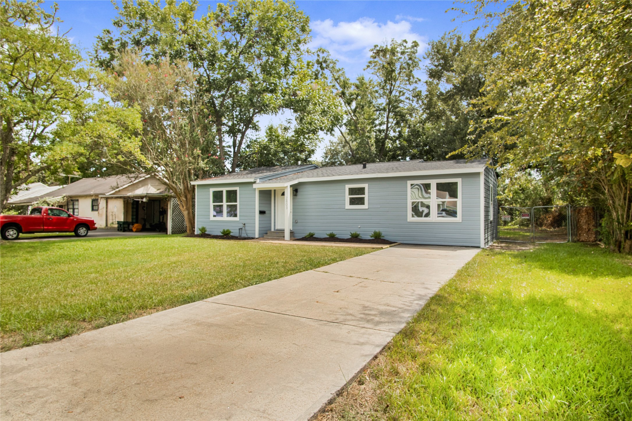 2803 S Houston Drive, La Marque, TX 77568