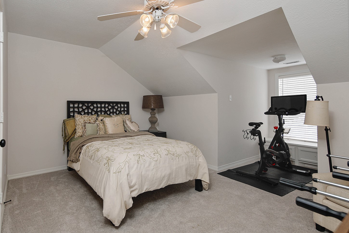 70 N Berryline Circle, The Woodlands, TX 77381