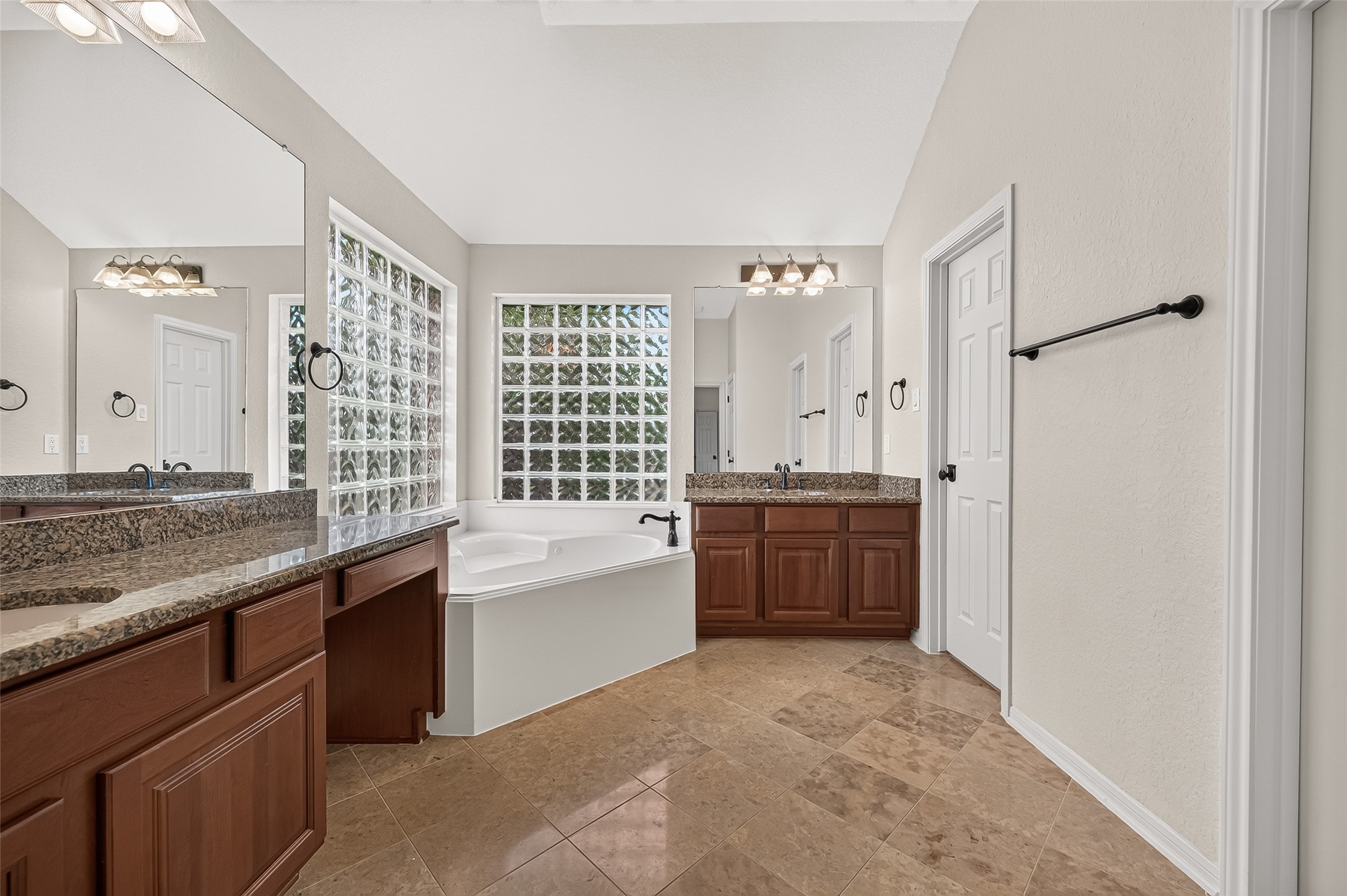 5242 Fountainbrook Lane, Sugar Land, TX 77479
