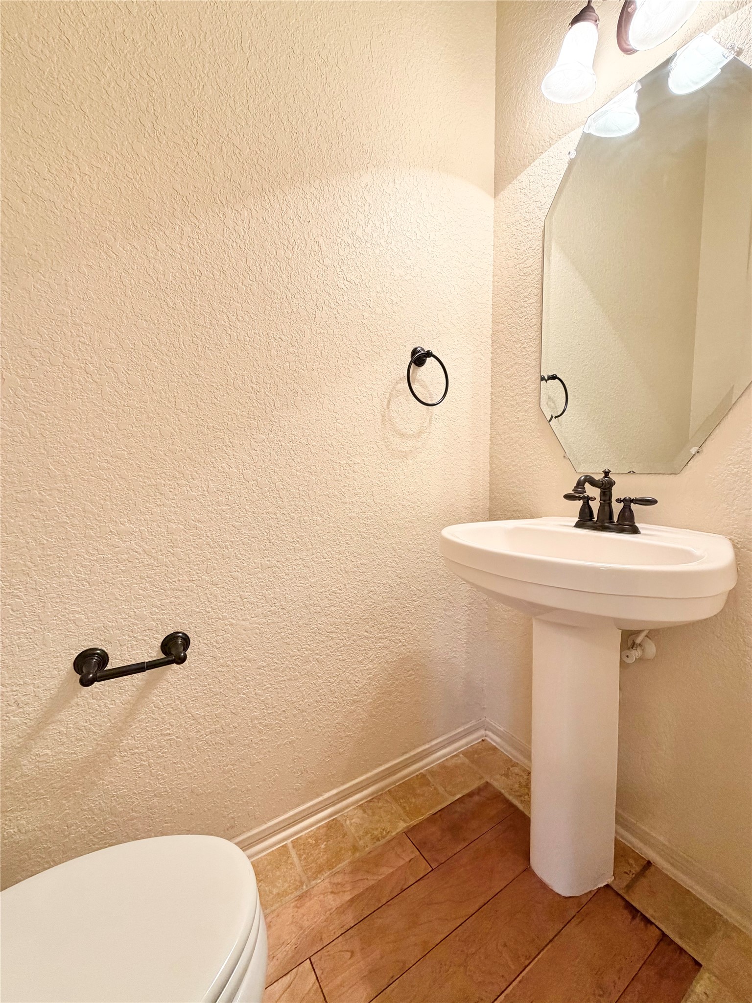 5242 Fountainbrook Lane, Sugar Land, TX 77479