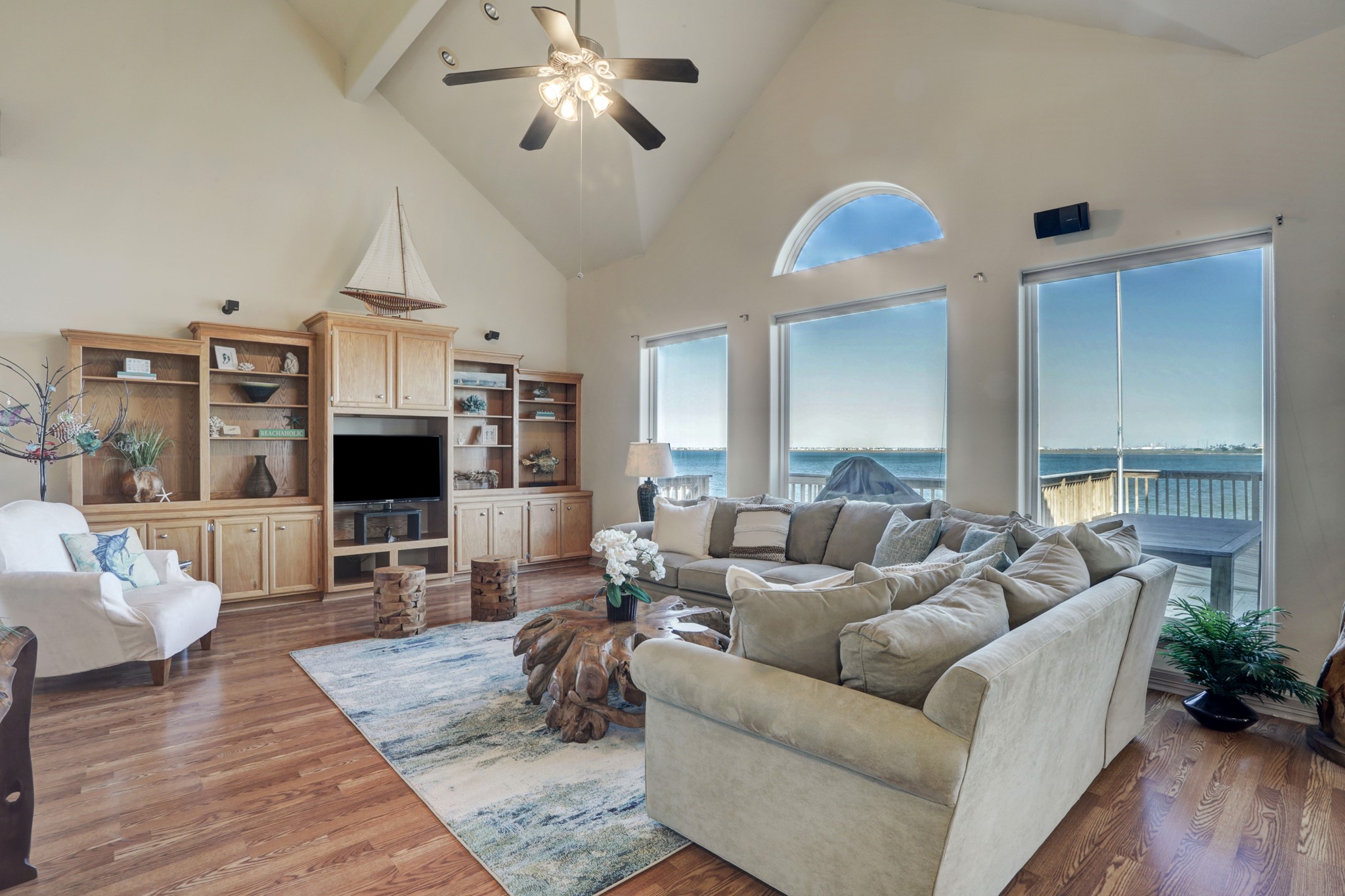 442 Jeanie Lynn Street, Tiki Island, TX 77554