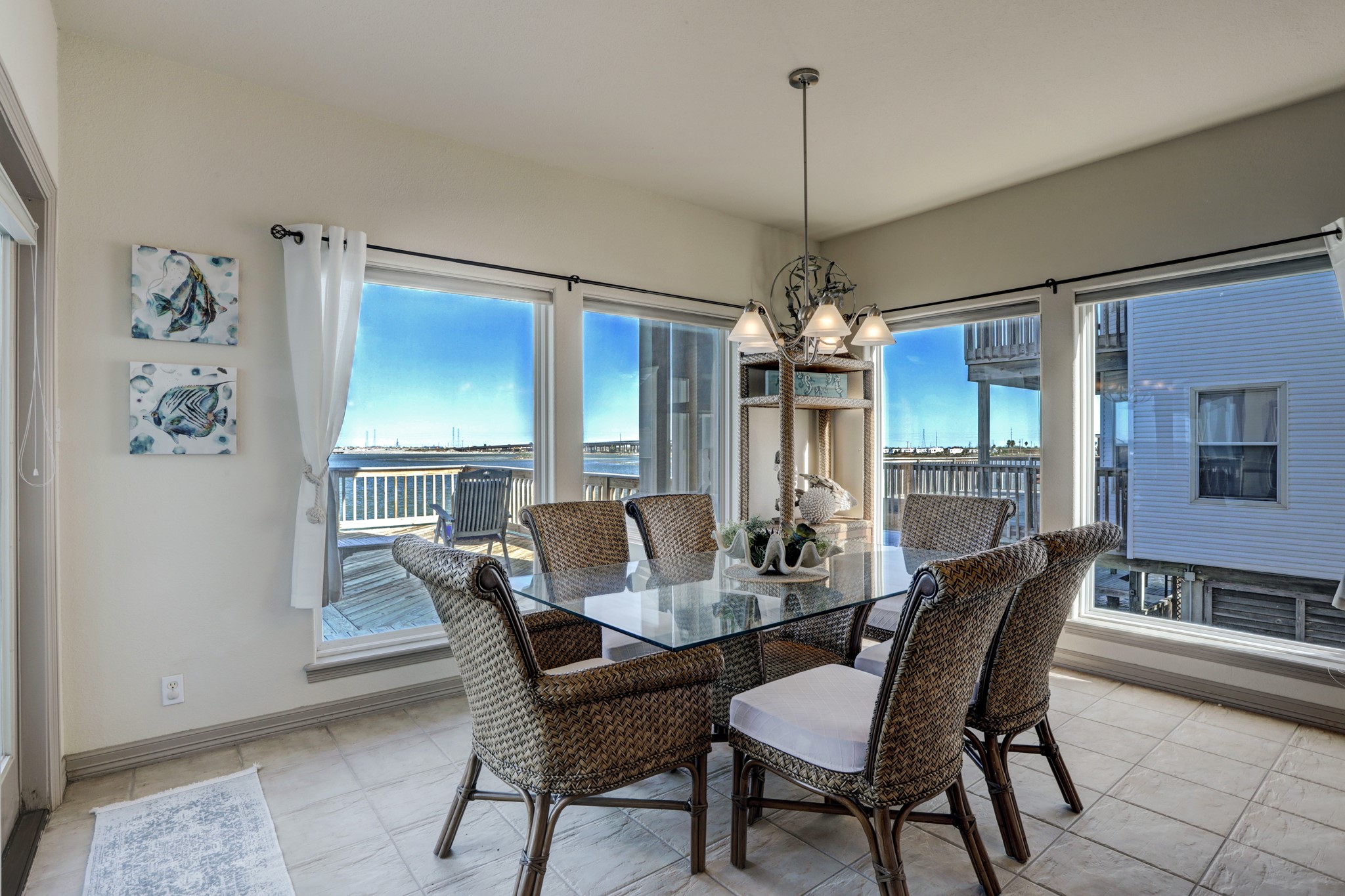 442 Jeanie Lynn Street, Tiki Island, TX 77554