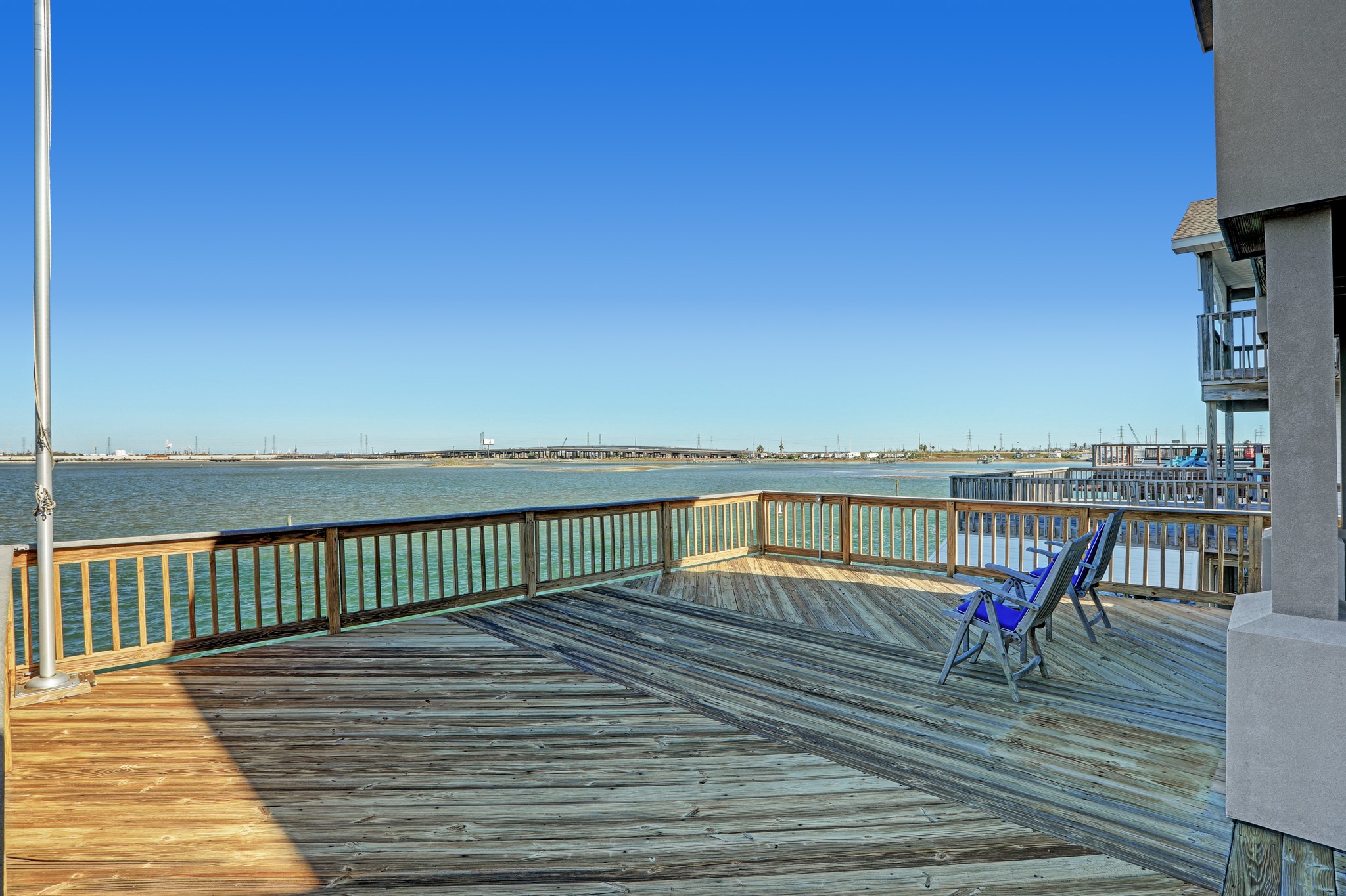 442 Jeanie Lynn Street, Tiki Island, TX 77554