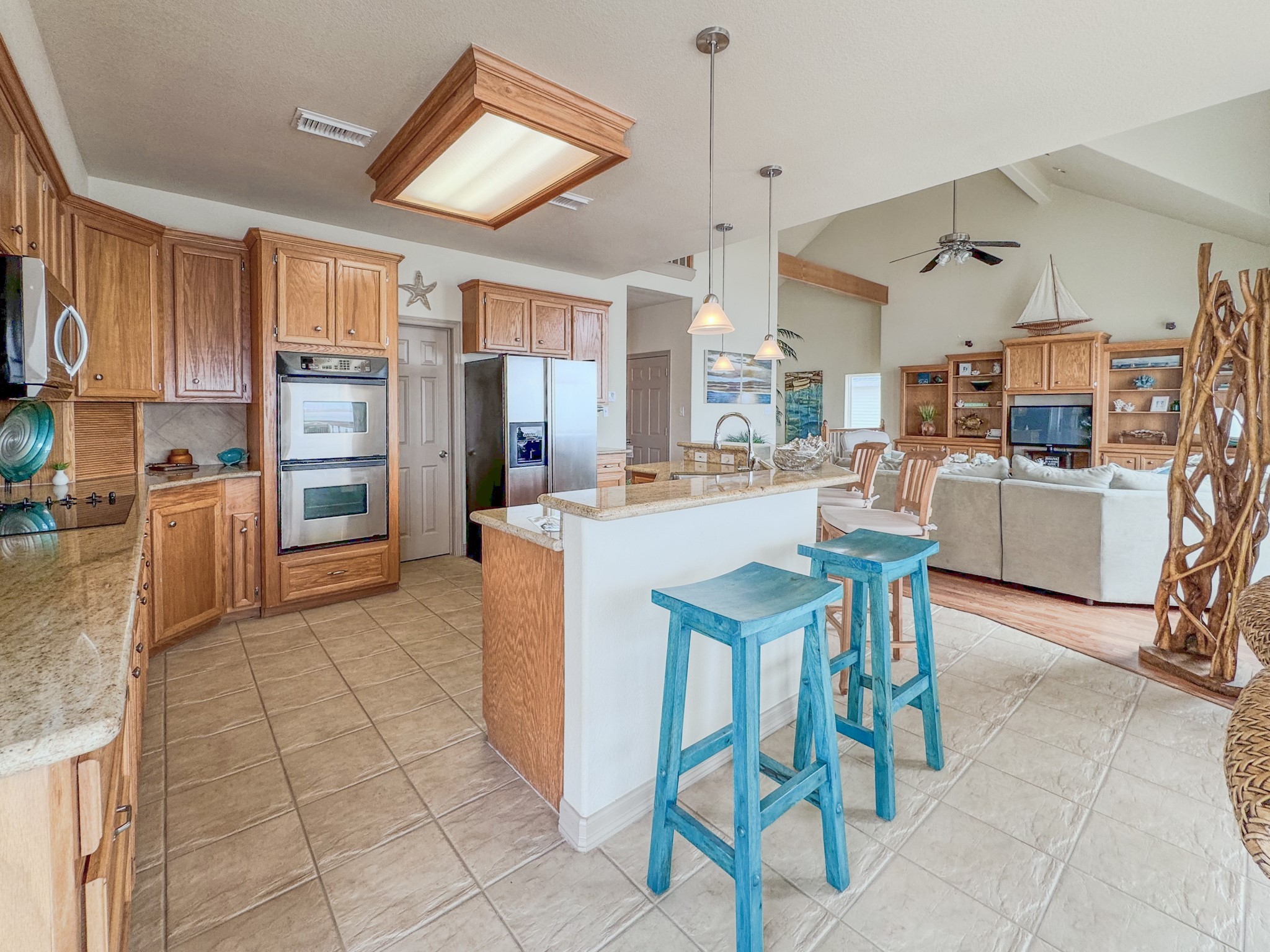 442 Jeanie Lynn Street, Tiki Island, TX 77554