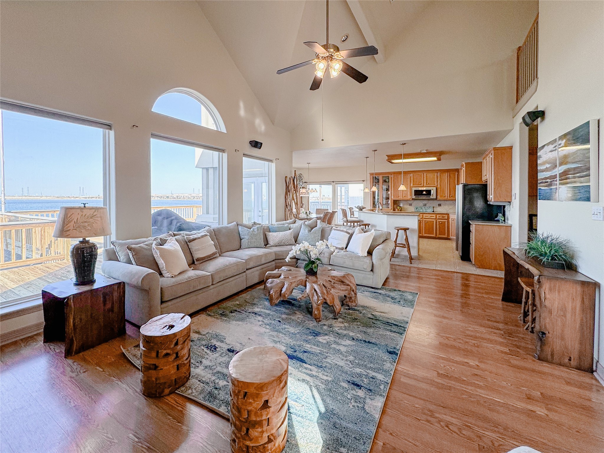 442 Jeanie Lynn Street, Tiki Island, TX 77554