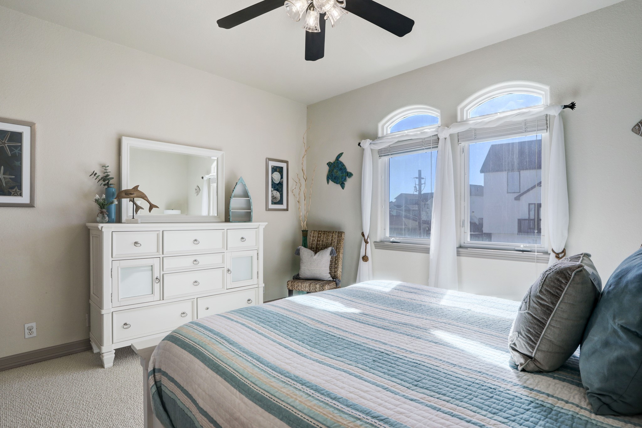 442 Jeanie Lynn Street, Tiki Island, TX 77554